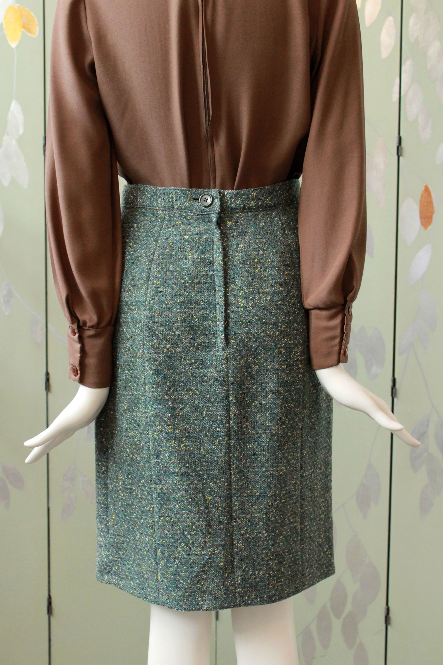 Vintage 1960s Green Tweed Skirt, Waist 25Vintage 1960s Green Tweed Skirt, Waist 25