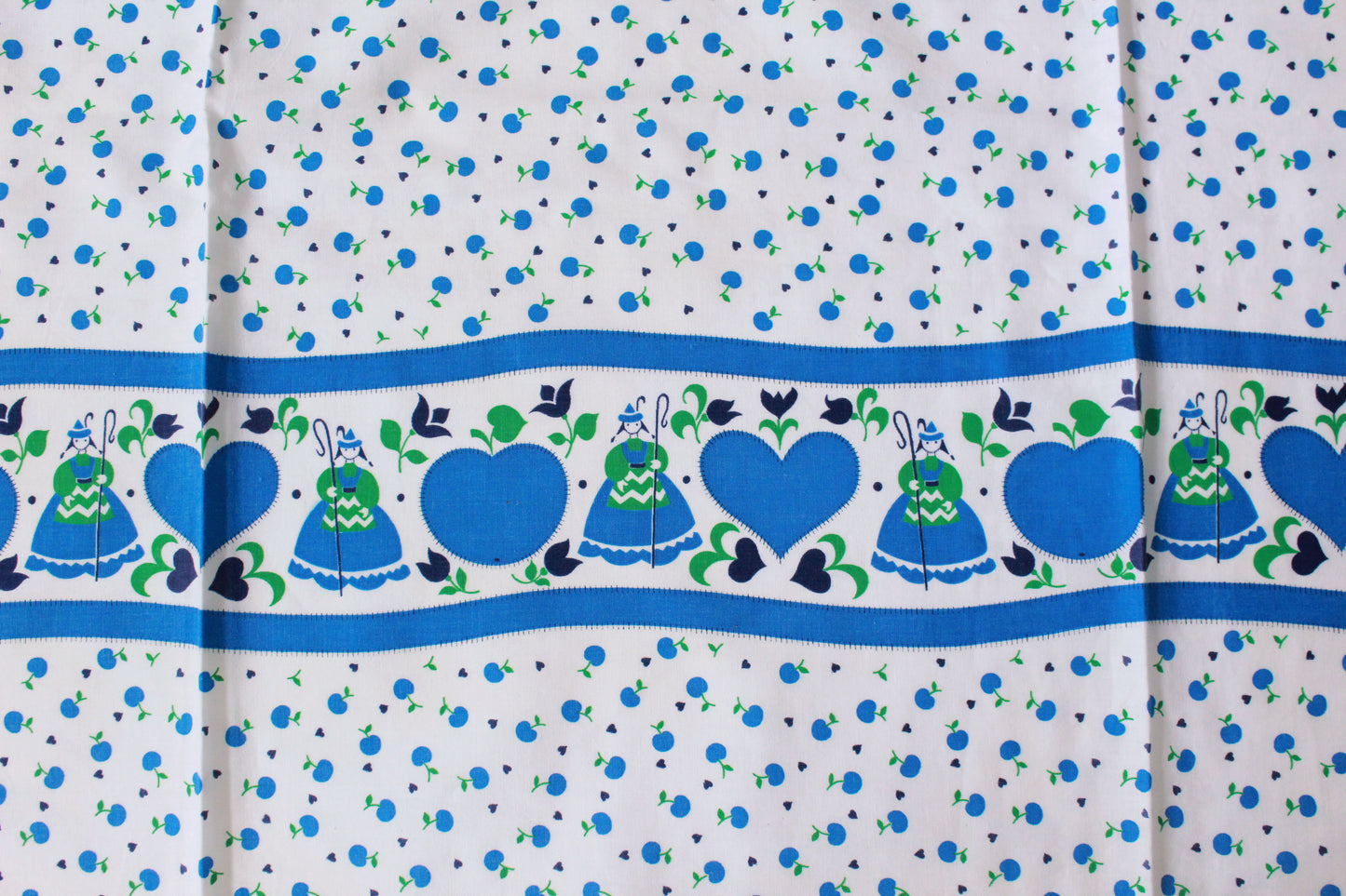 Vintage 1980s Border Print, Folk And Heart Pattern, 1.3 Yards