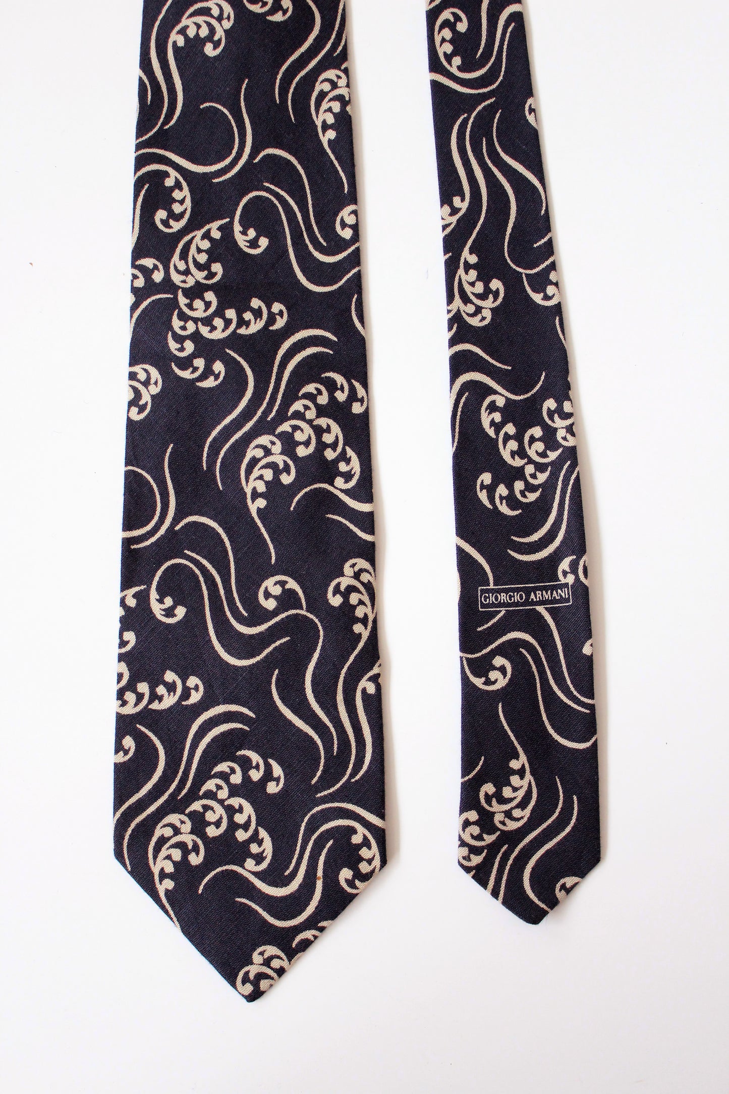 1990s Giorgio Armani Black And White Leaf Swirl Designer Tie