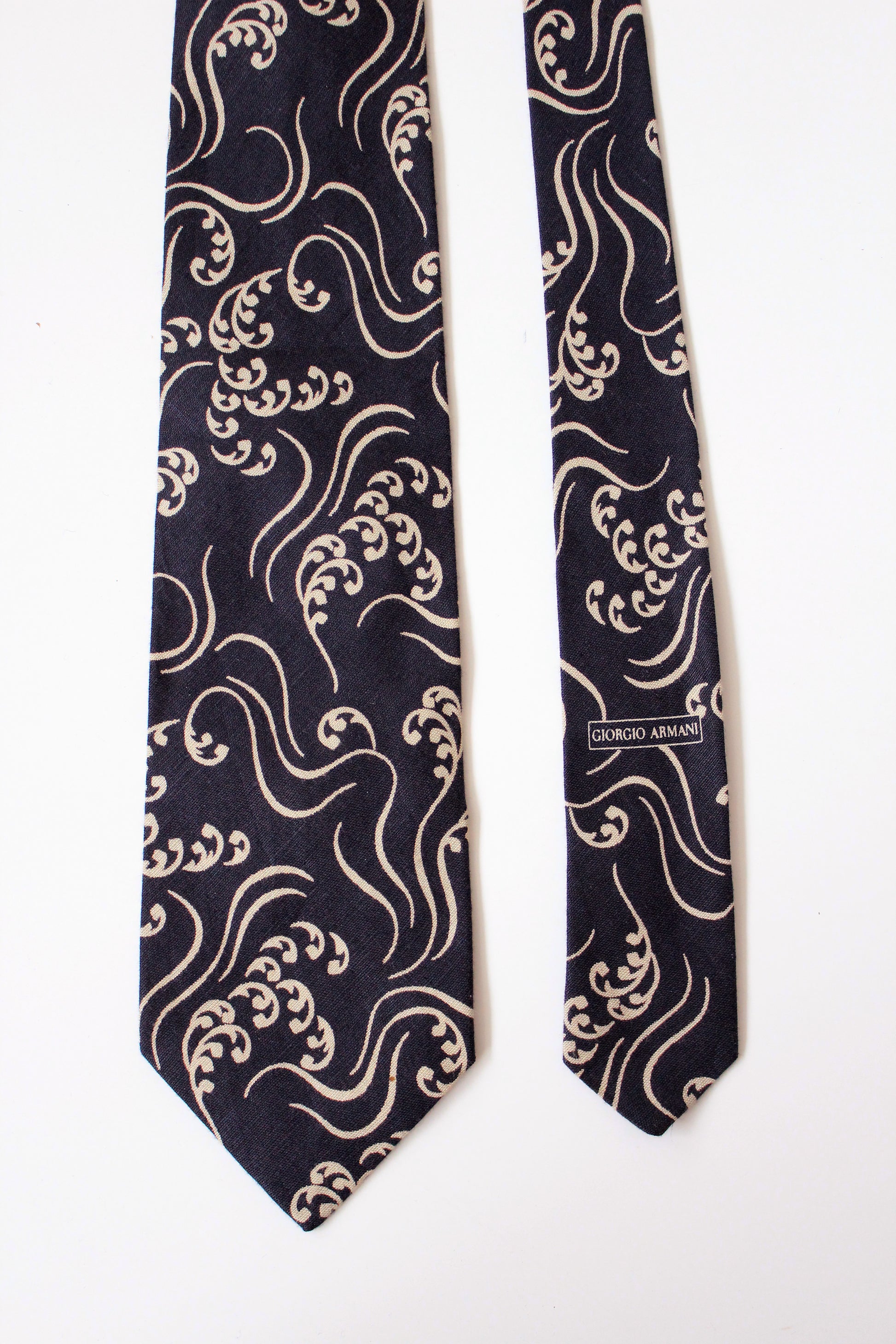 1990s Giorgio Armani Black And White Leaf Swirl Designer Tie