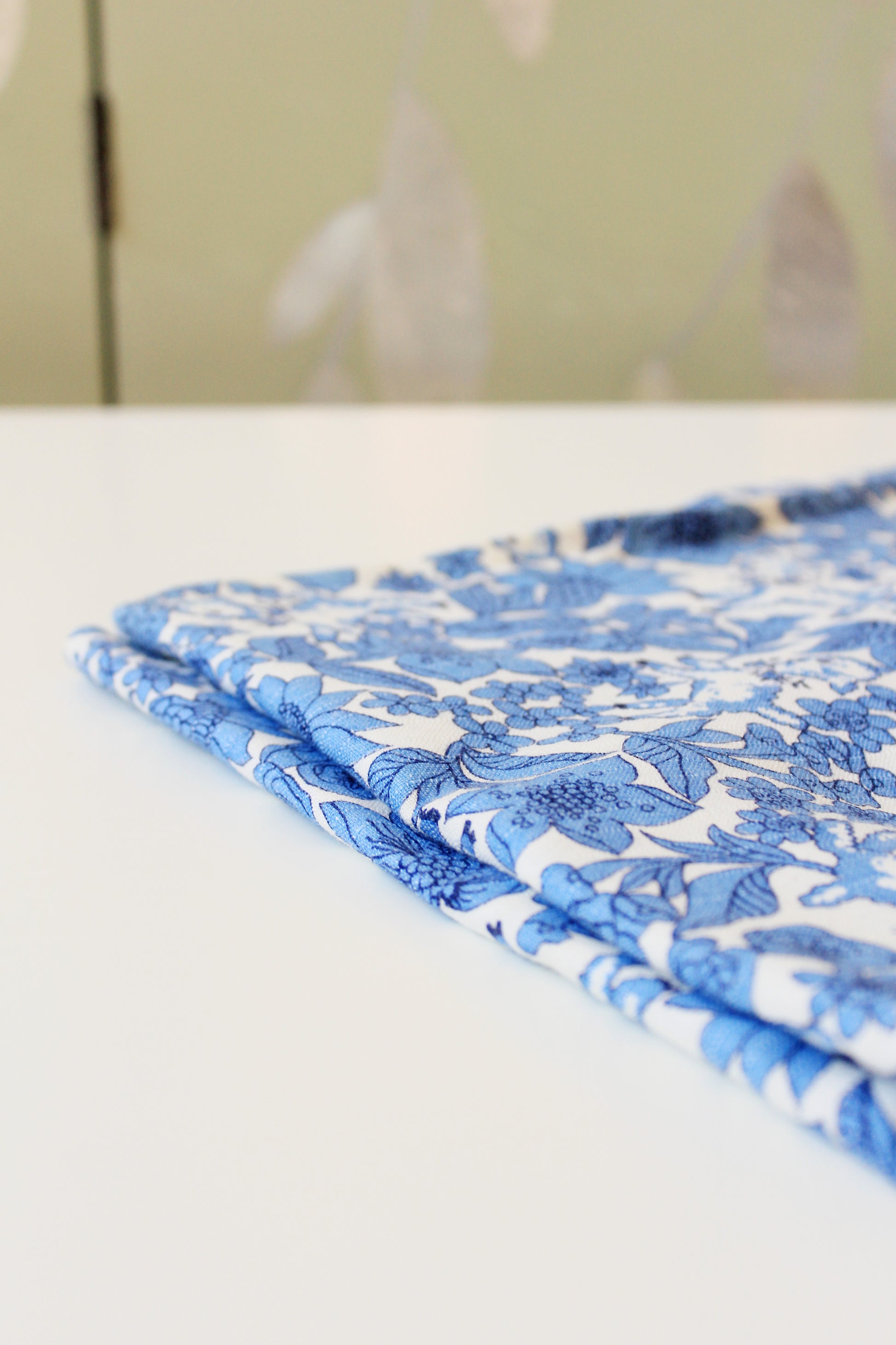 1940s Blue And White Floral Feedsack With Hidden lambs, Vintage Summer Sewing/Quilting Fabric