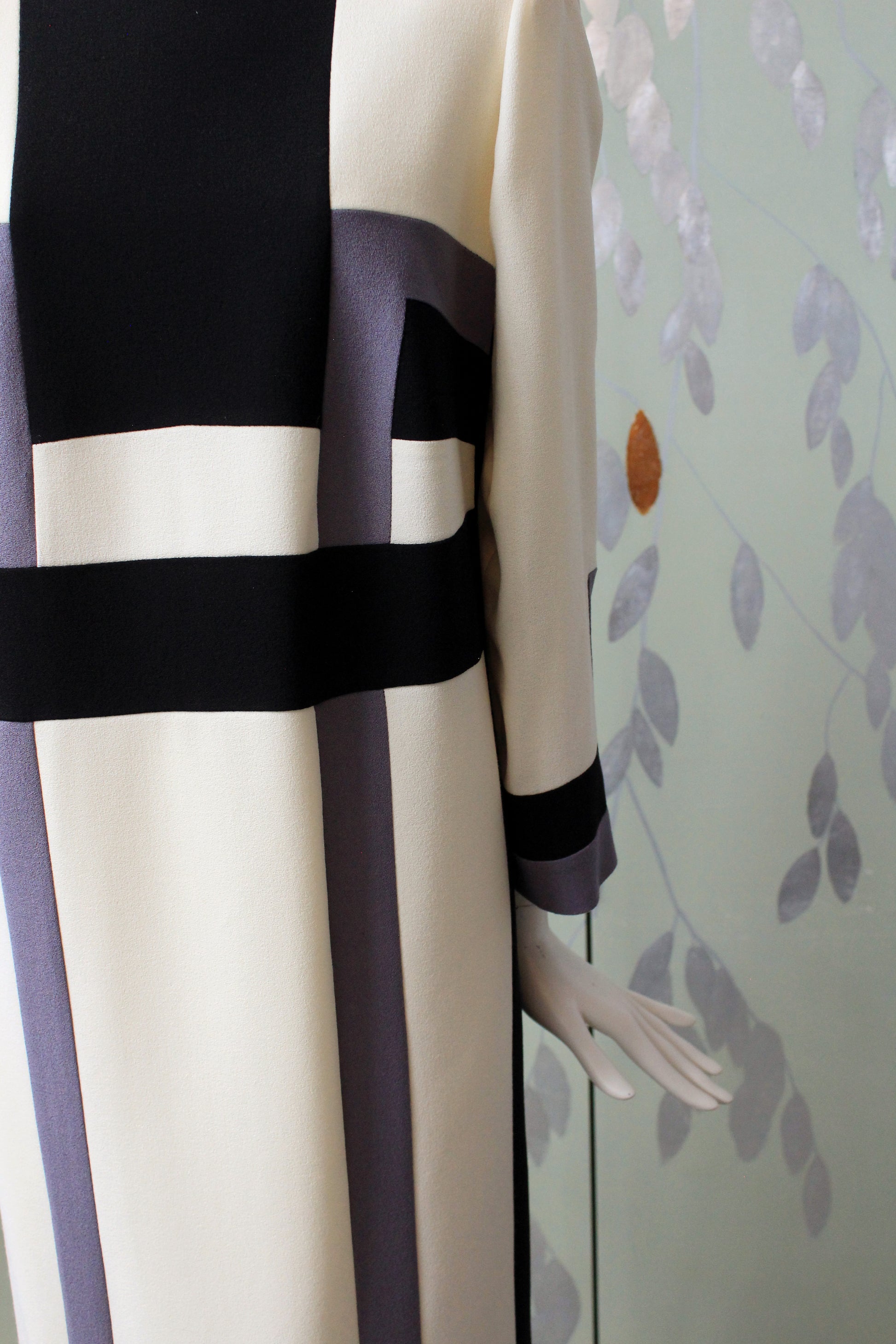 1980s Greyscale Graphic Shift 3/4 Sleeve Shift Dress, Medium