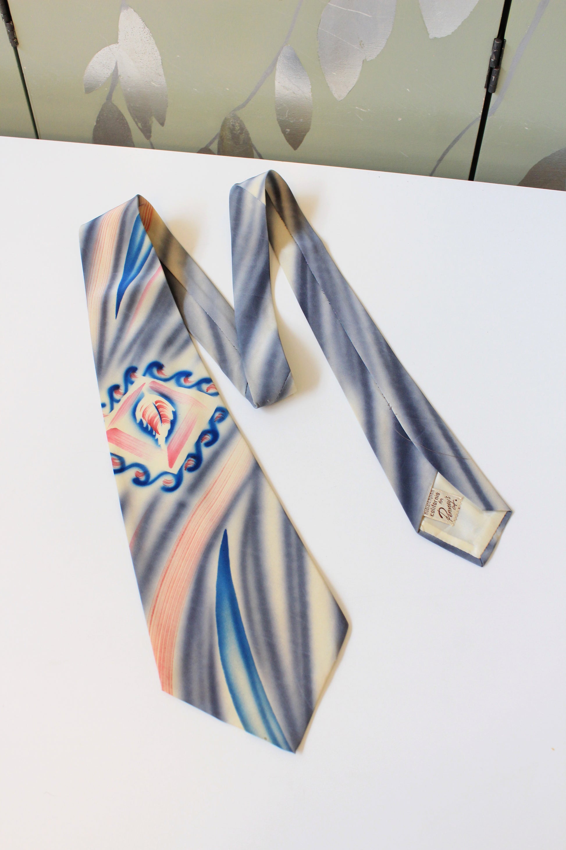 Vintage 1950s Grey/Pink/Blue Abstract Leaf Hand Painted Tie, Made In California