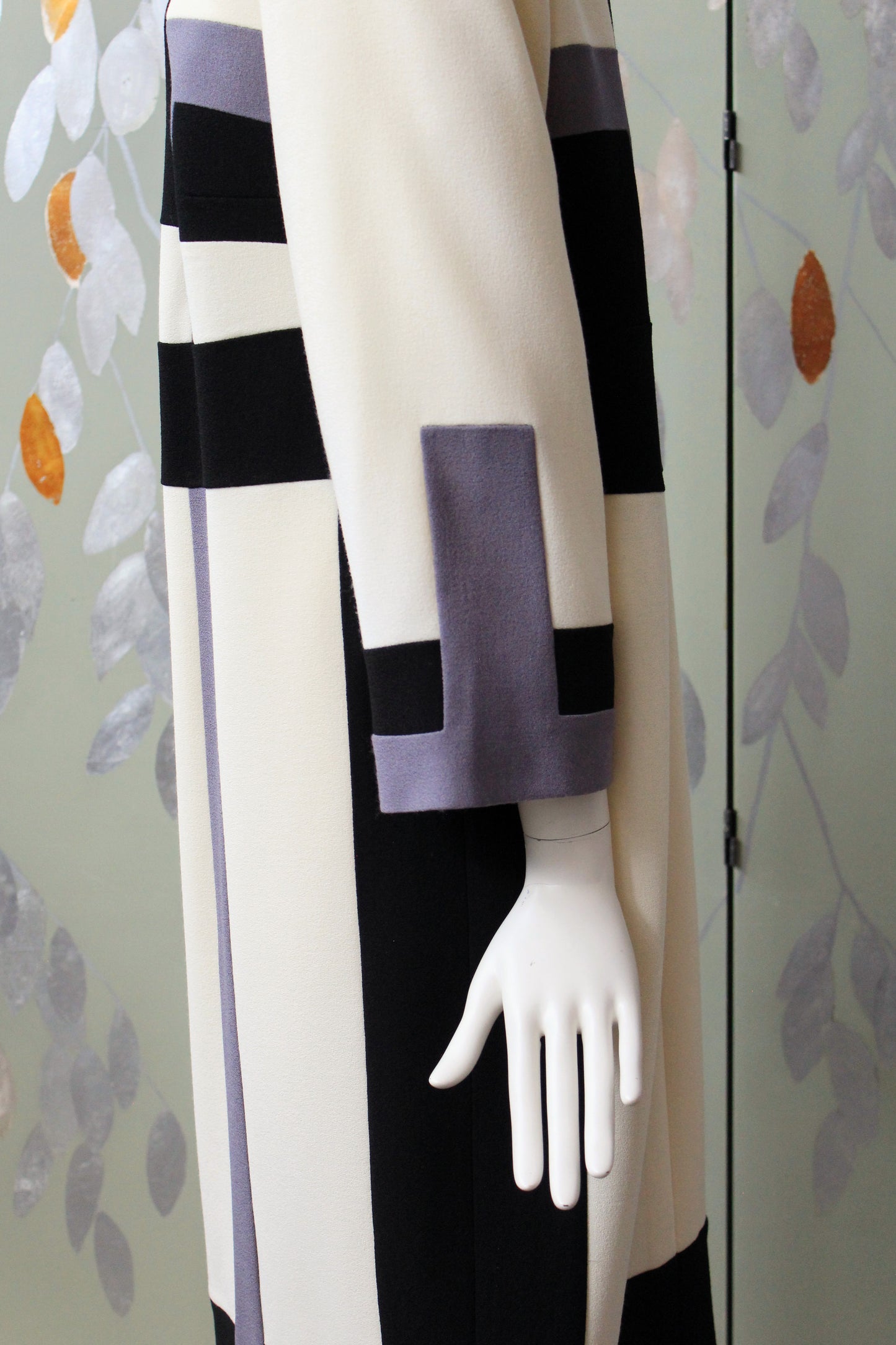 1980s Greyscale Graphic Shift 3/4 Sleeve Shift Dress, Medium