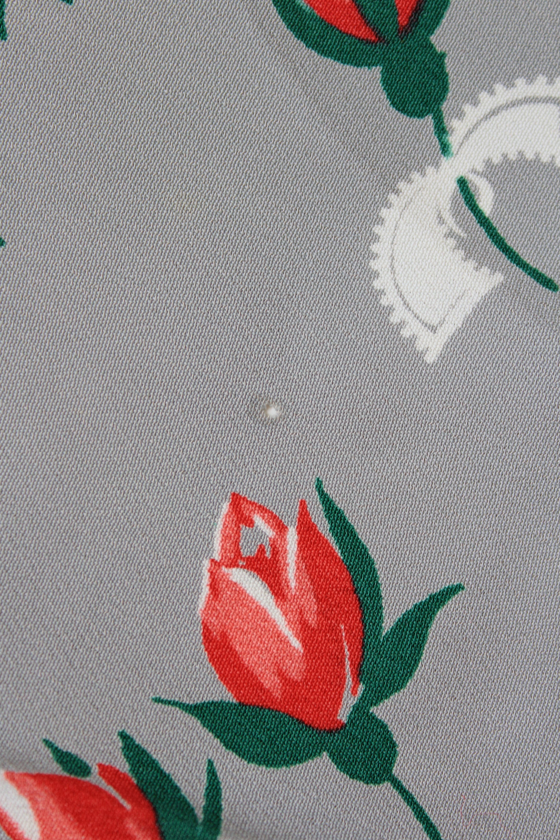 1940s Coral Tulips On Grey Rayon Summer Sewing Fabric, 2.8 Yards