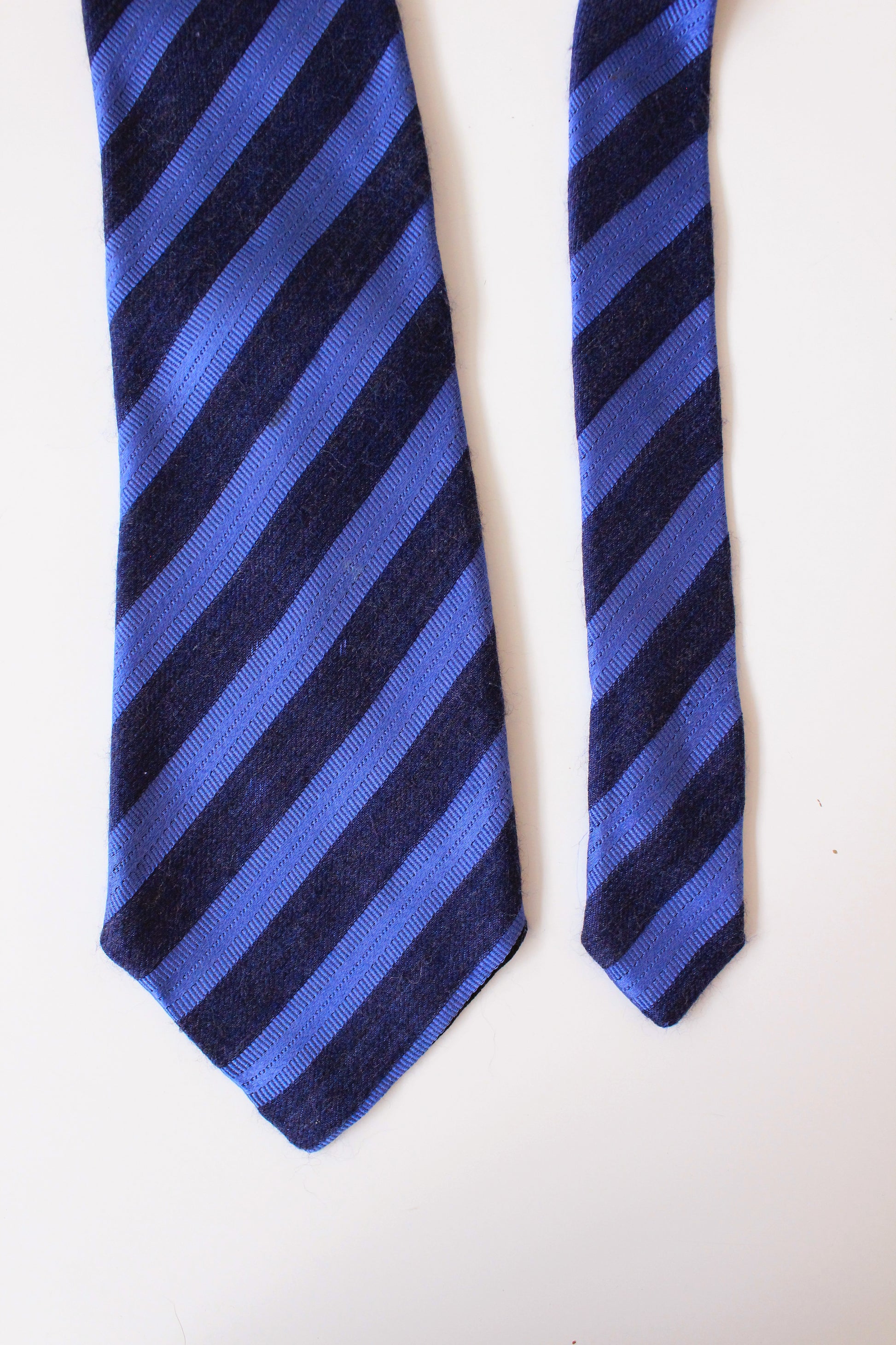 1990s Valentino Blue Striped Silk And Wool Designer Tie