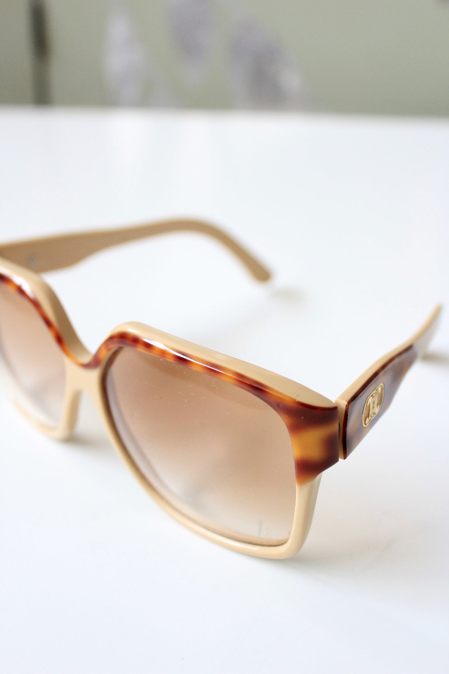 1980s Celinè Tortoise Shell and Beige Designer Sunglasses 