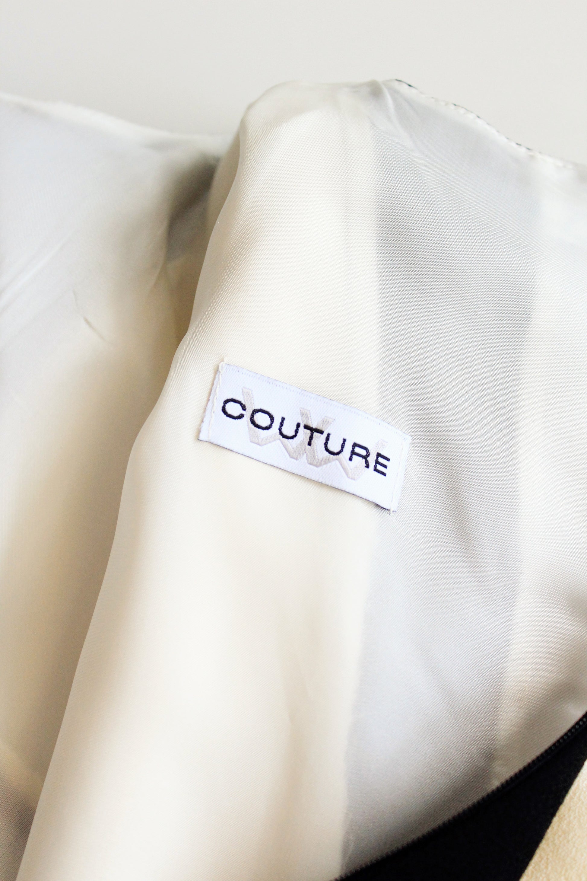 1980s Greyscale Graphic Shift 3/4 Sleeve Shift Dress, Medium