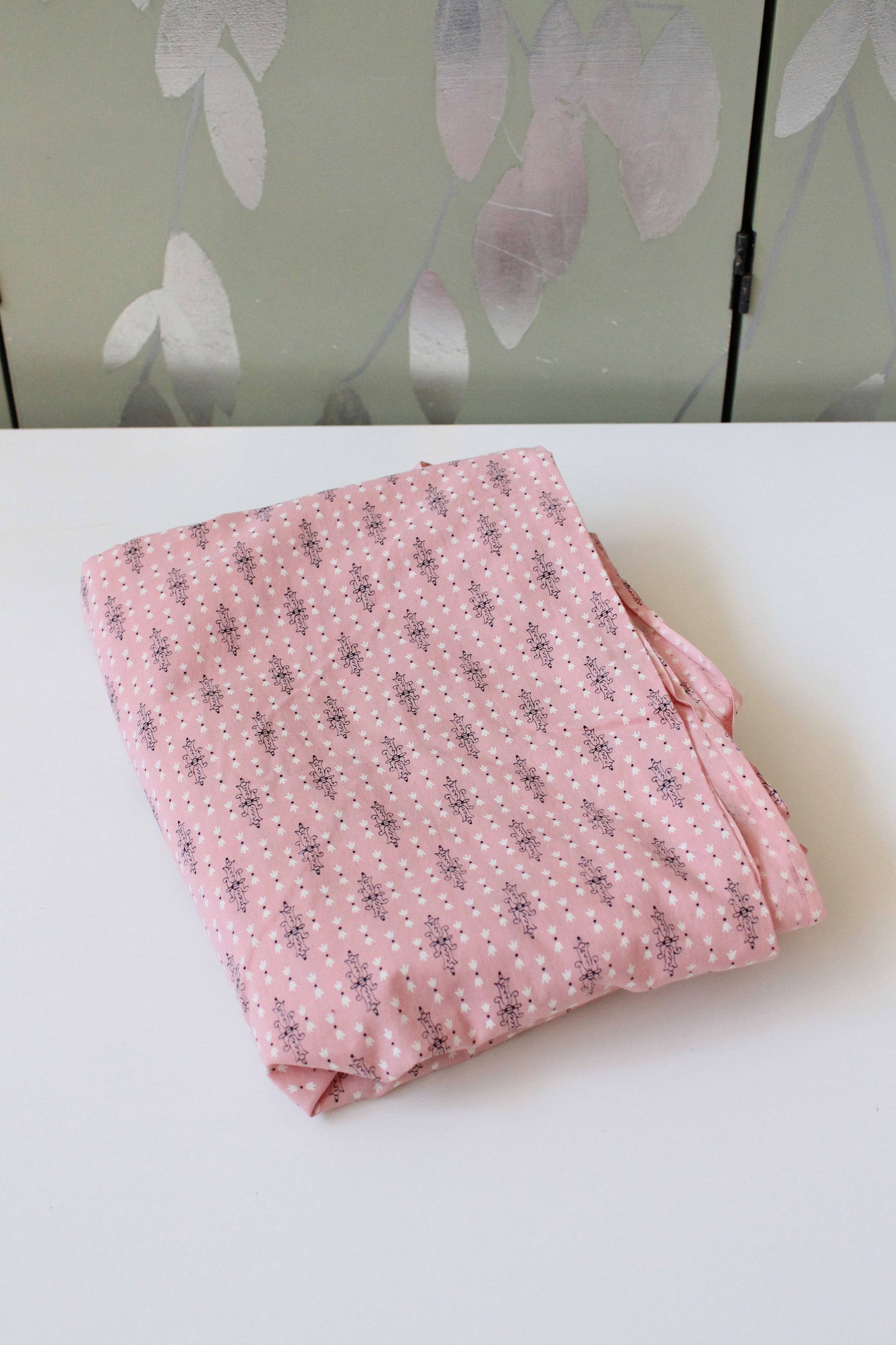 1950s Pink And Black Sewing Fabric With A Scattered Pattern, 4.5 Yards