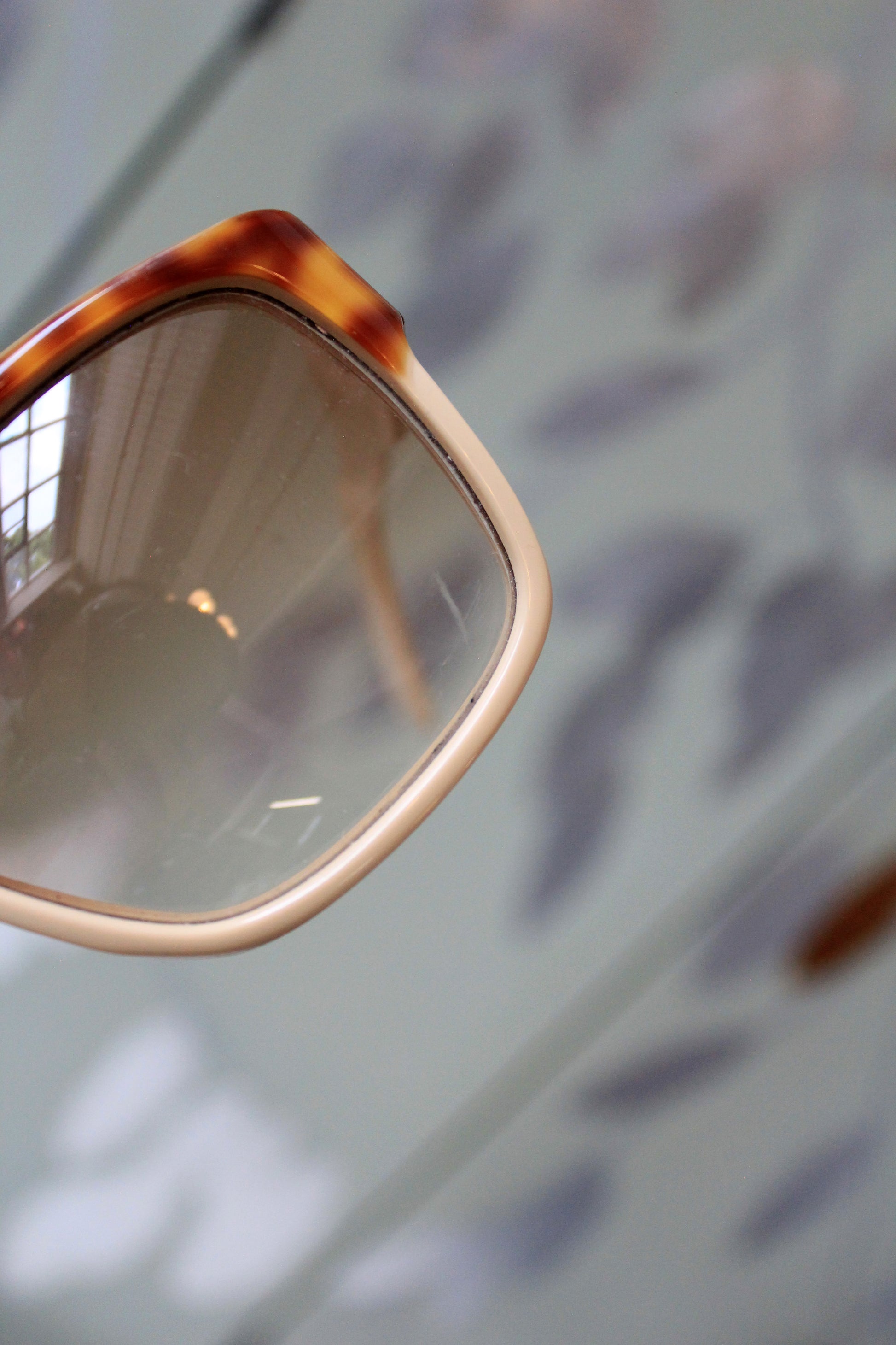 1980s Celinè Tortoise Shell and Beige Designer Sunglasses 
