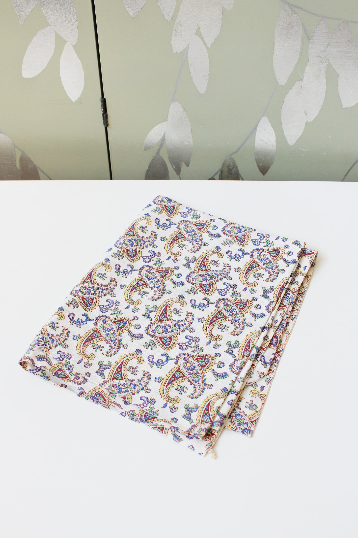 1940s Western Paisley Feedsack In White/Red/Yellow/Blue/Green, Vintage Sewing/Quilting Fabric