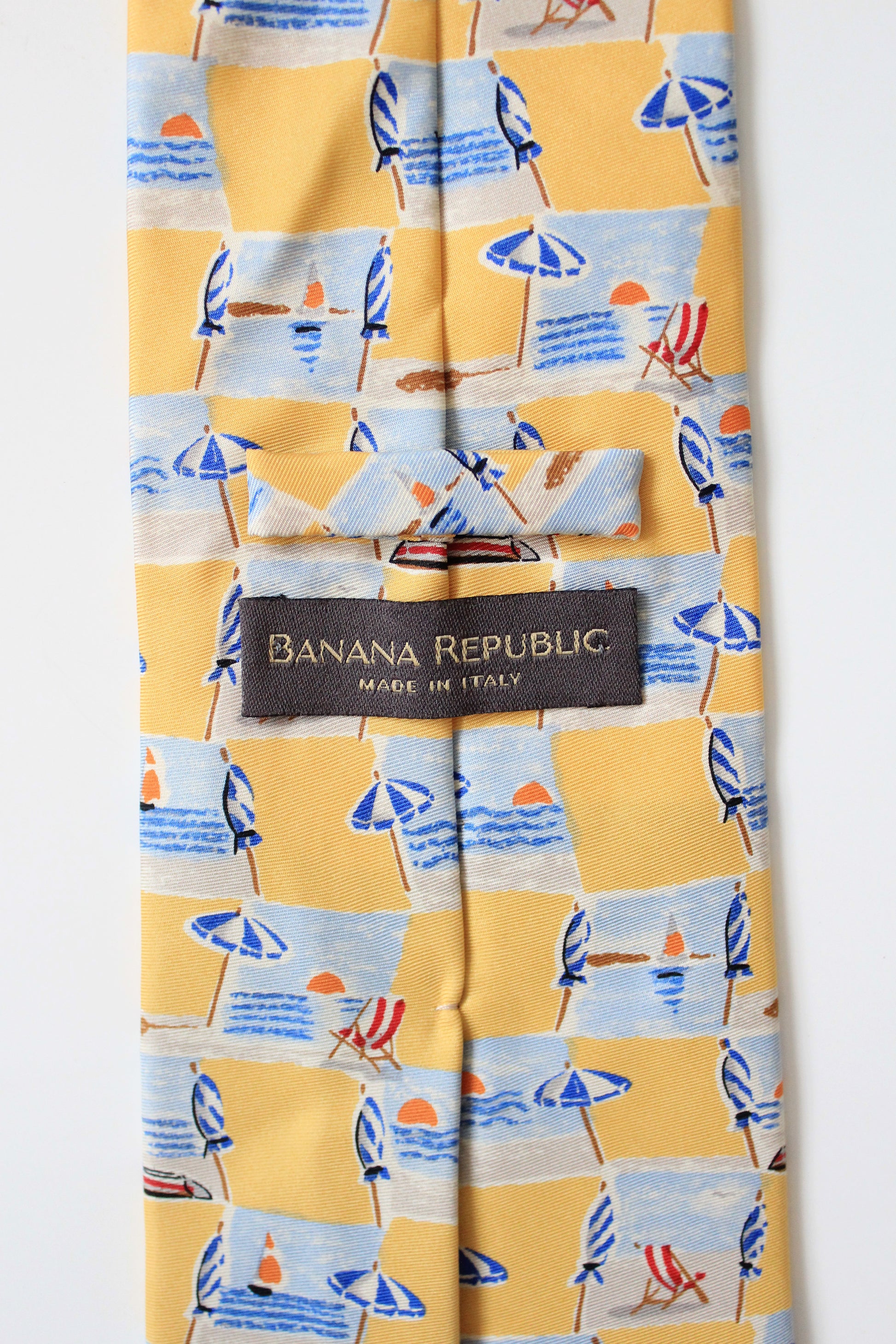 2000 Banana Republic Yellow Beach Scene Silk Summer Tie 