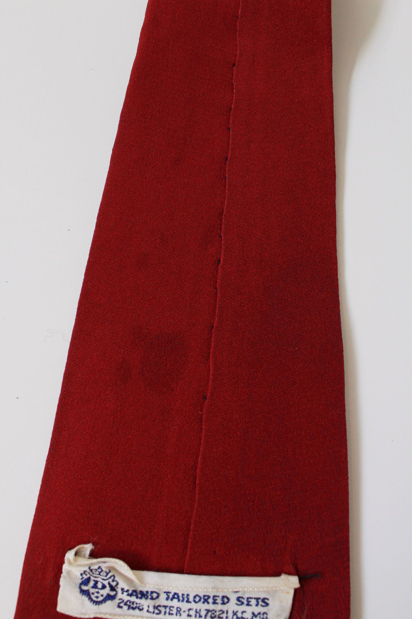 Vintage 1940s Ararat East End Club Burgundy Rayon Tie