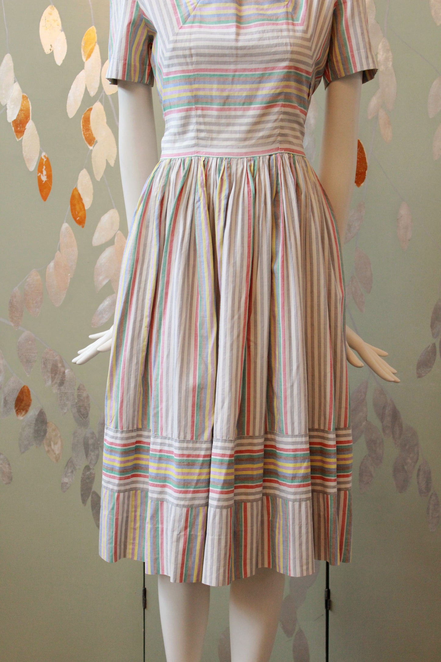 1940s Grey And White With Multicoloured Stripes Short Sleeve Cotton Dress