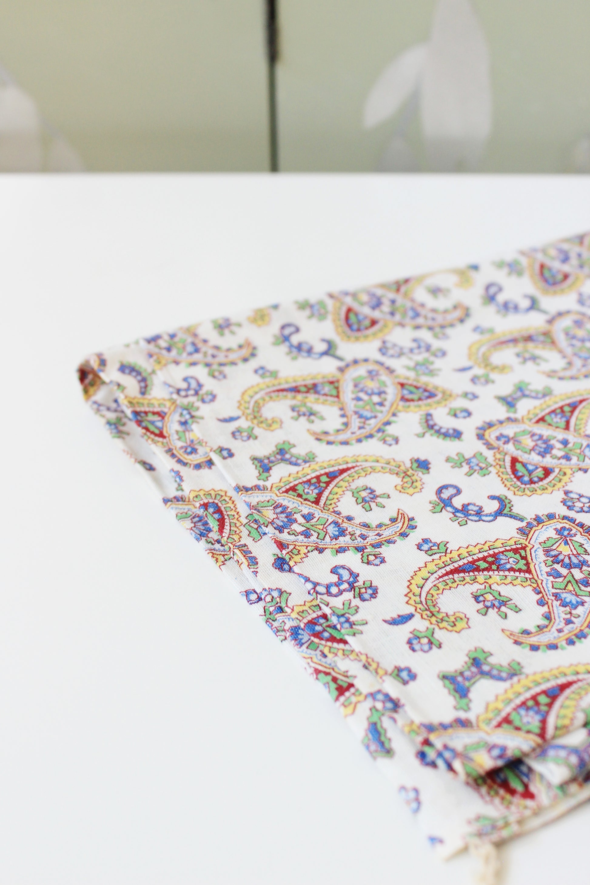 1940s Western Paisley Feedsack In White/Red/Yellow/Blue/Green, Vintage Sewing/Quilting Fabric