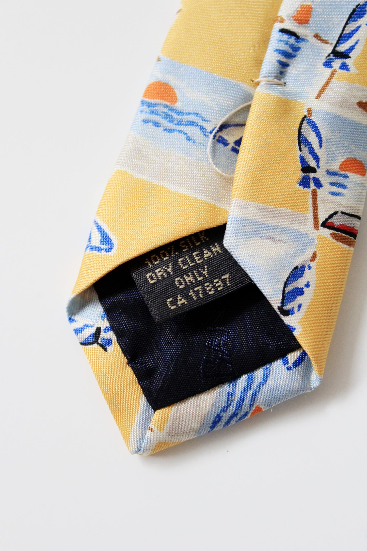 2000 Banana Republic Yellow Beach Scene Silk Summer Tie 