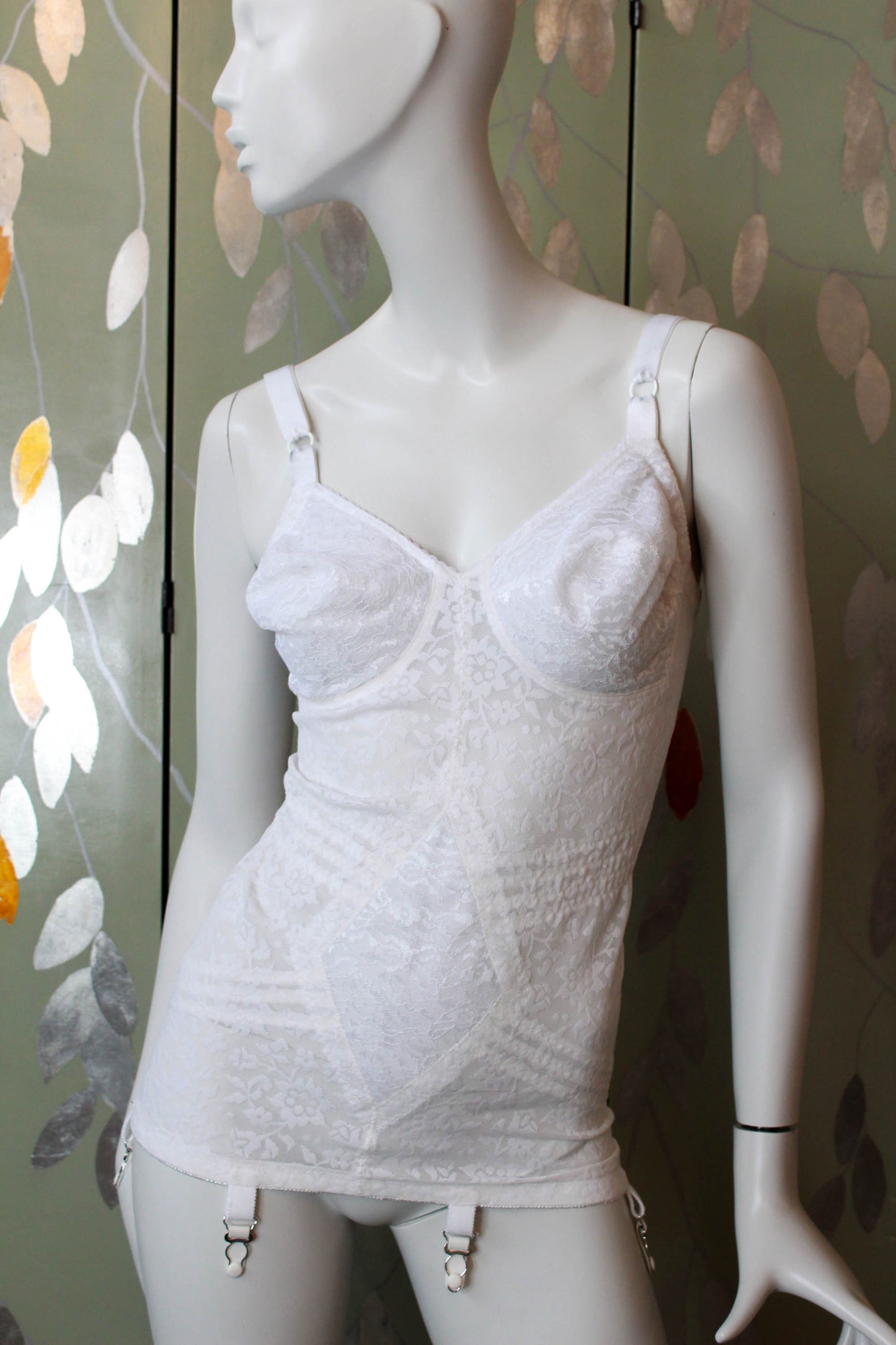 Deadstock 80s White Lace Shaping Bra, 38C – Ian Drummond Vintage