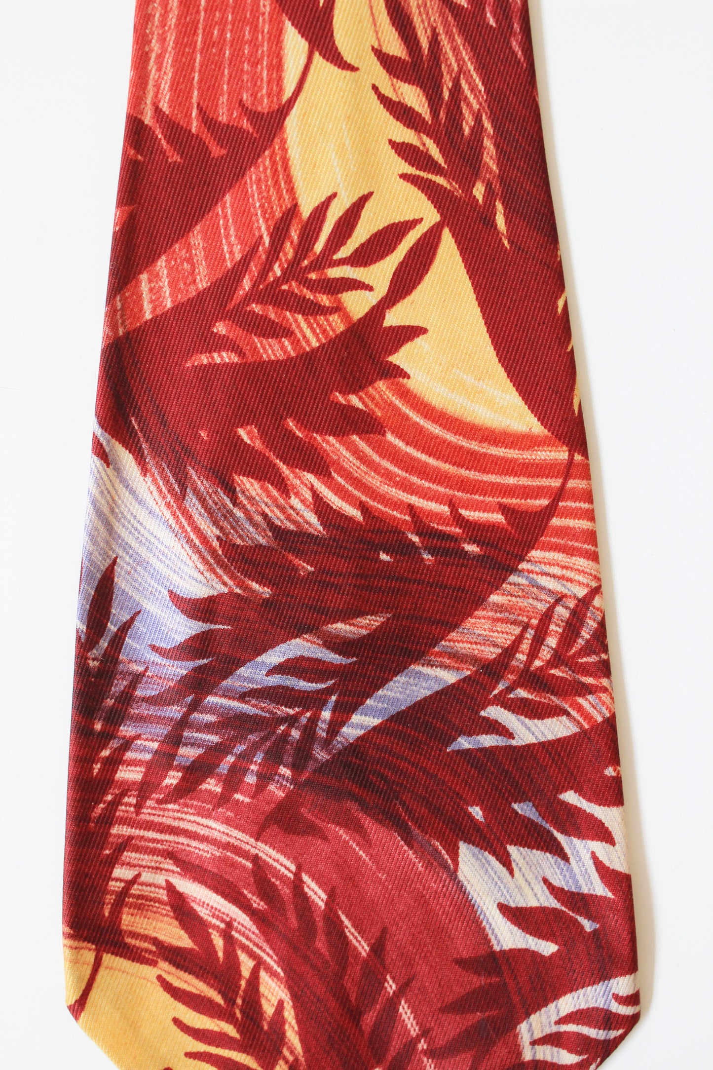 Vintage 1940s Warm Toned Leaf Print Rayon Summer Tie