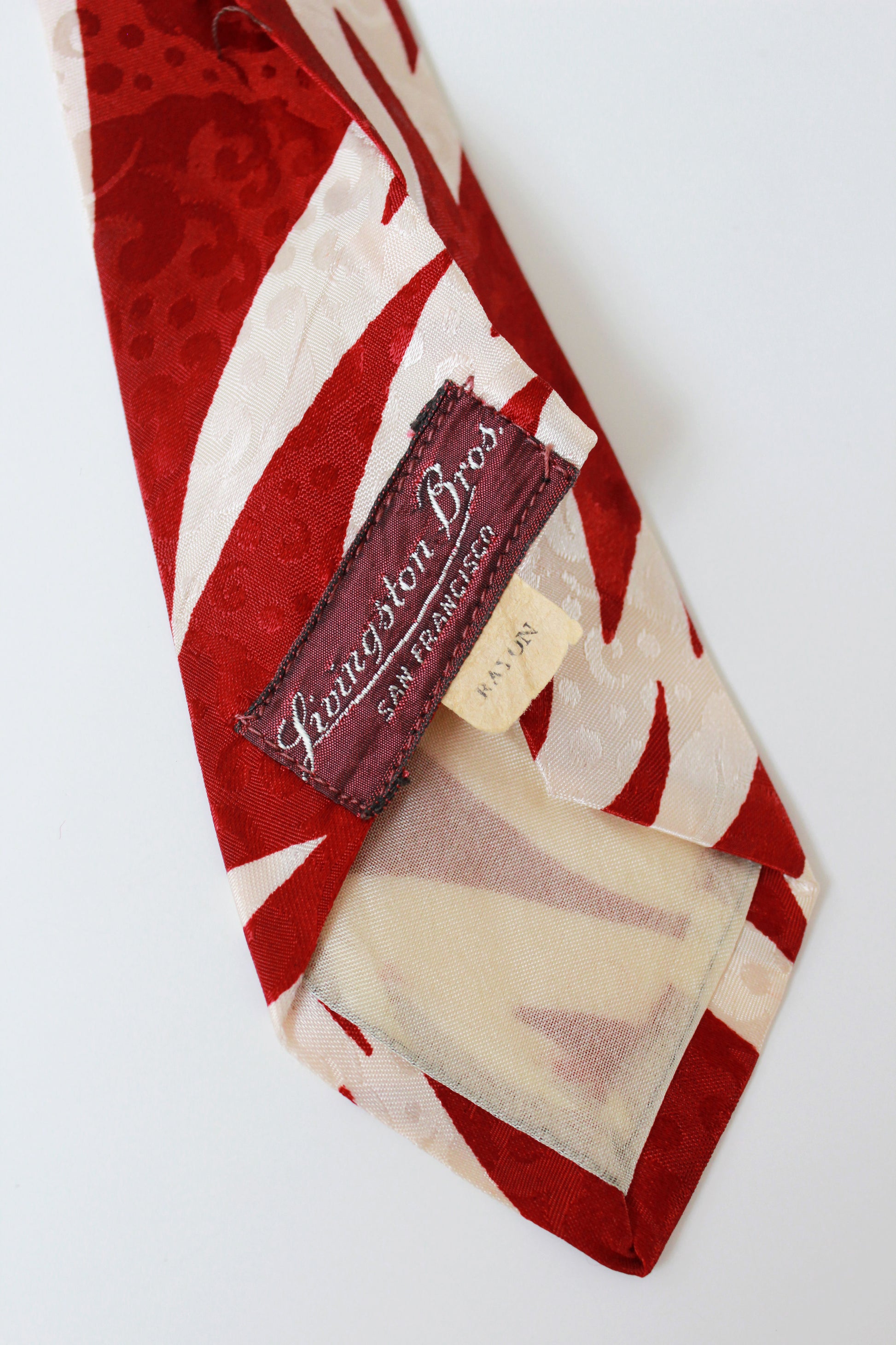 Vintage Late 1940s Red and Cream Rayon Tie With Zig Zag Pattern