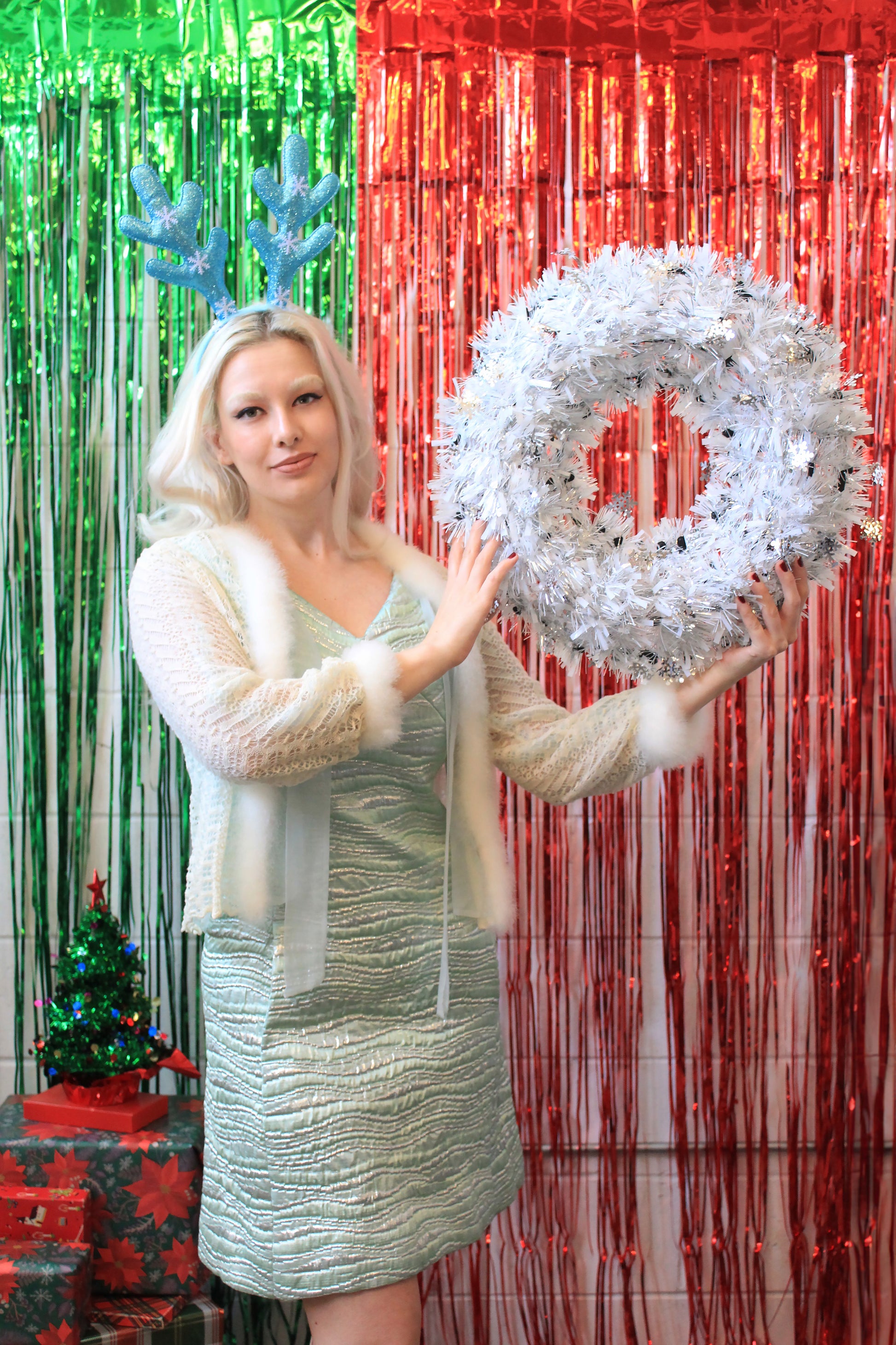 Vintage 1950s Cream and Blue Knit Bed Jacket with Marabou Trim, Small 