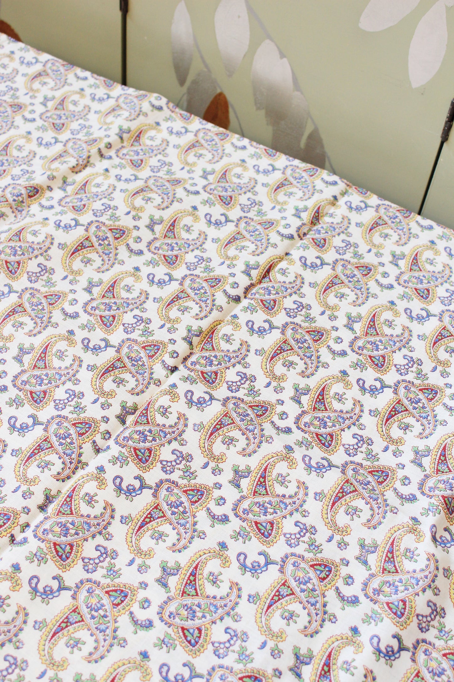 1940s Western Paisley Feedsack In White/Red/Yellow/Blue/Green, Vintage Sewing/Quilting Fabric