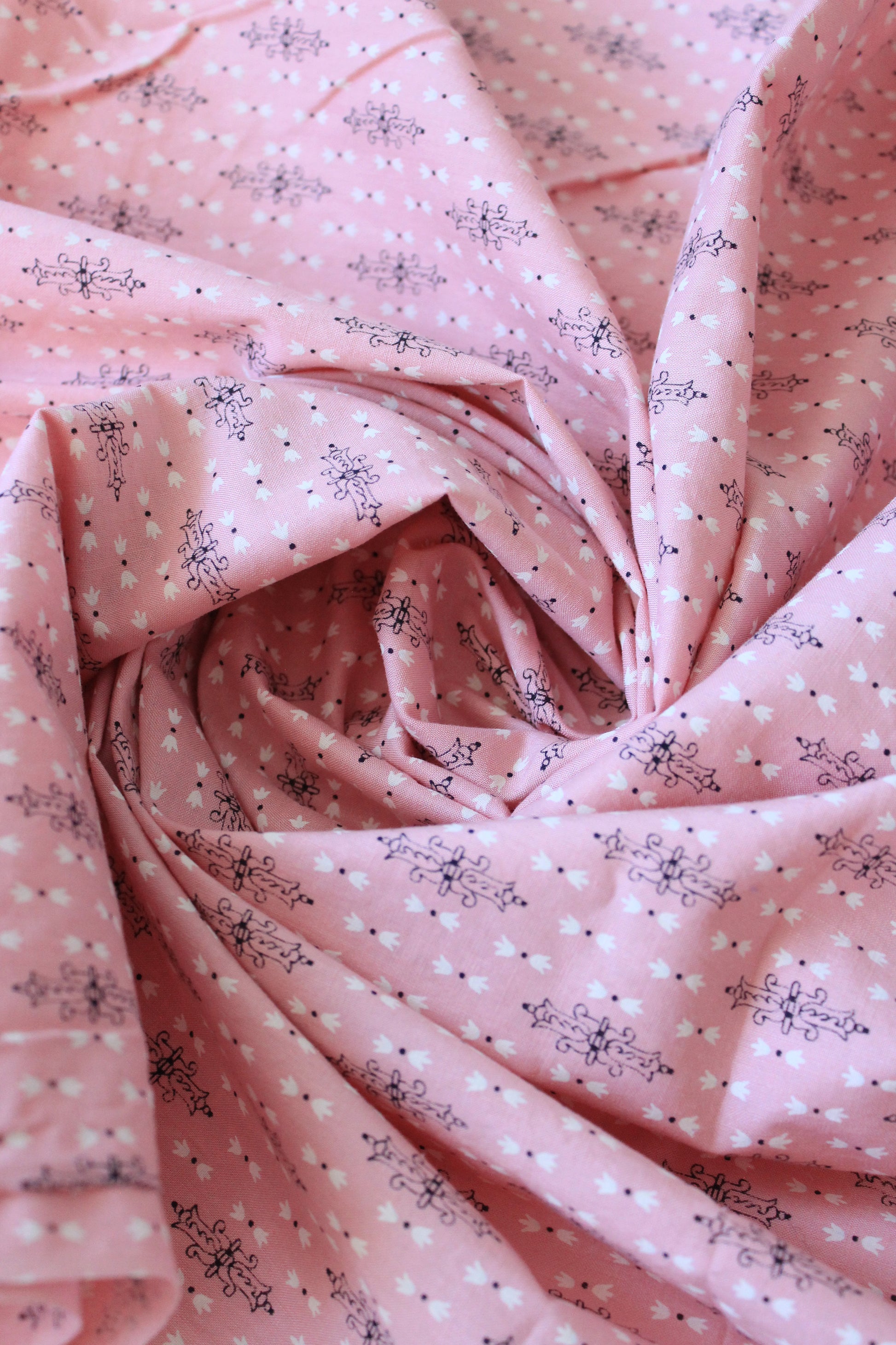 1950s Pink And Black Sewing Fabric With A Scattered Pattern, 4.5 Yards