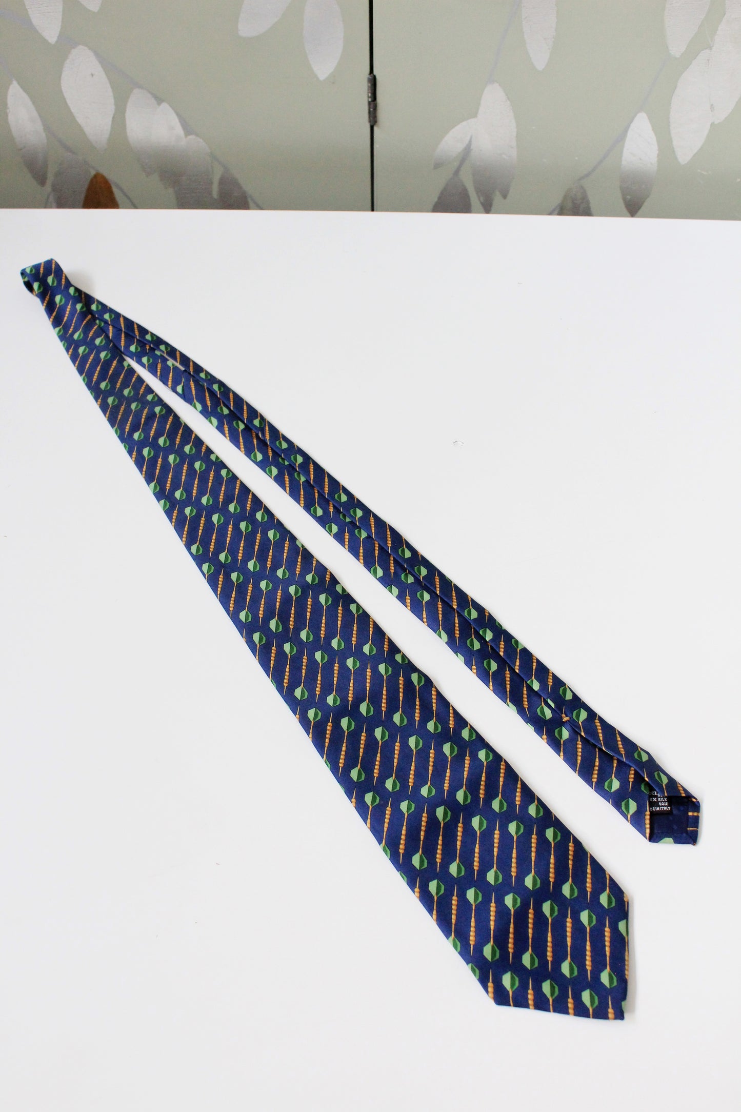 1990s Gucci Navy Blue With Repeating Darts Designer Silk Tie