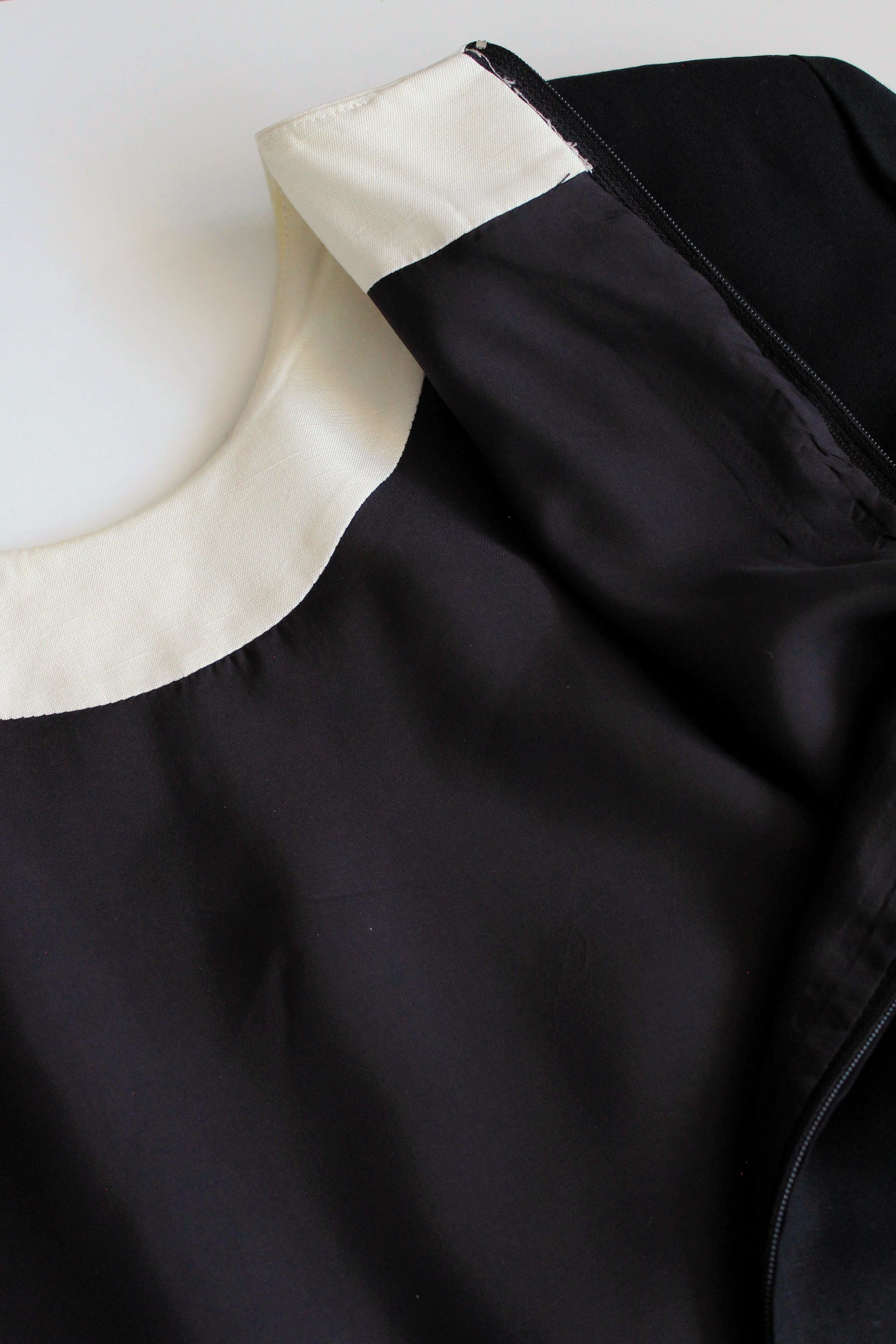 1980s Black and White Graphic Square And Circle Shift Dress, Medium