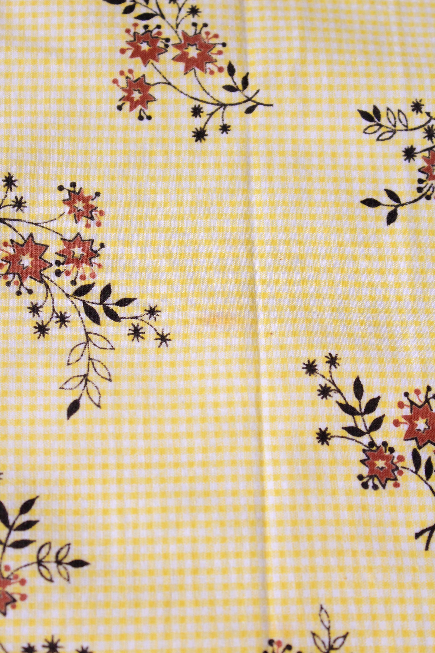  1960s Yellow And White Gingham Cotton Sewing Fabric With Red Flowers, 1.4