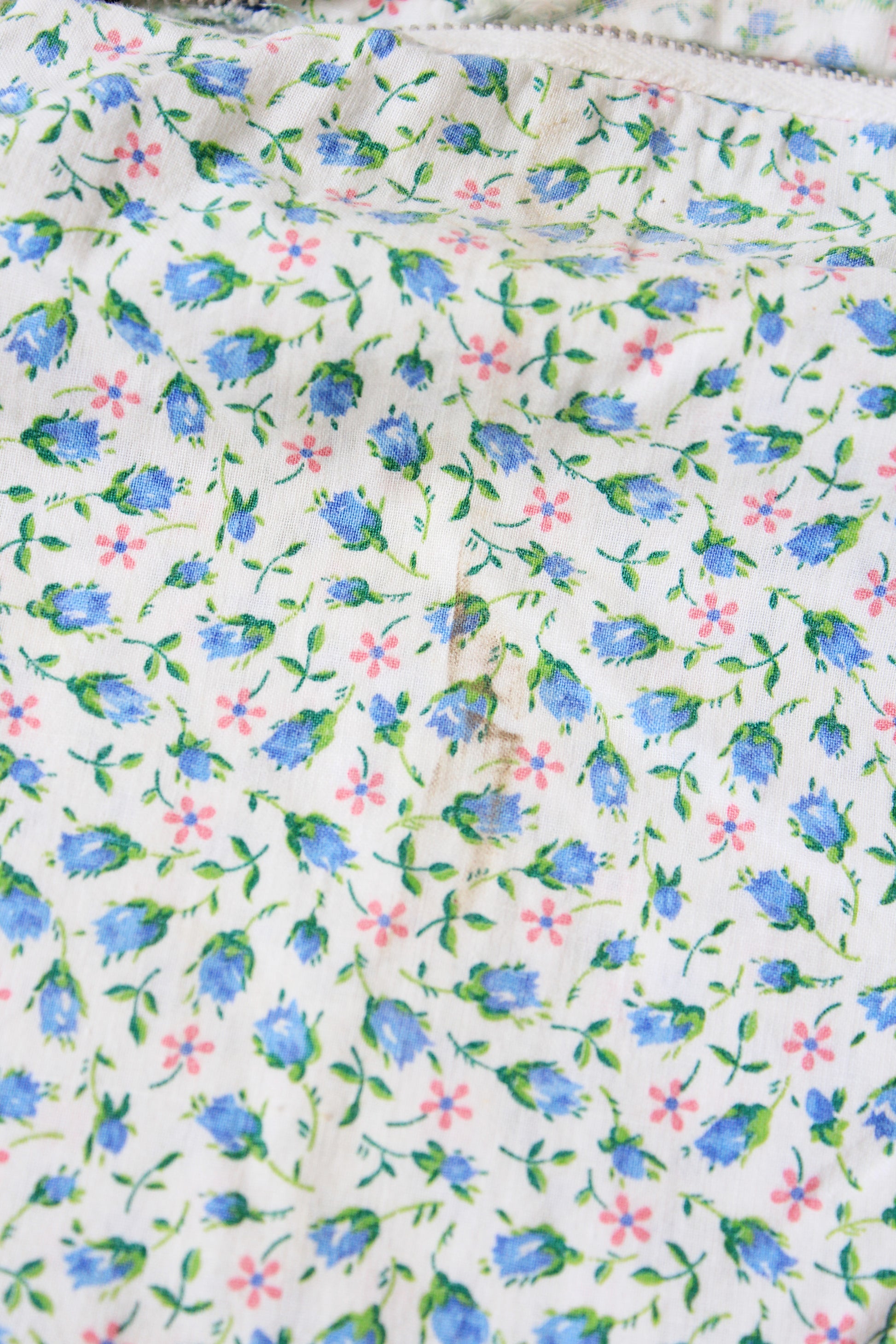 1950s White Pink/Blue Tulip Cotton Duvet Cover Sewing Fabric, Twin Bed, 4.6 yards