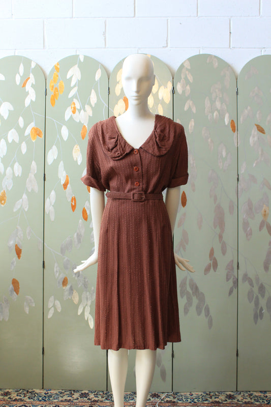 1940s Cinnamon Oversized Collar Short Sleeve Dress With Belt, Large