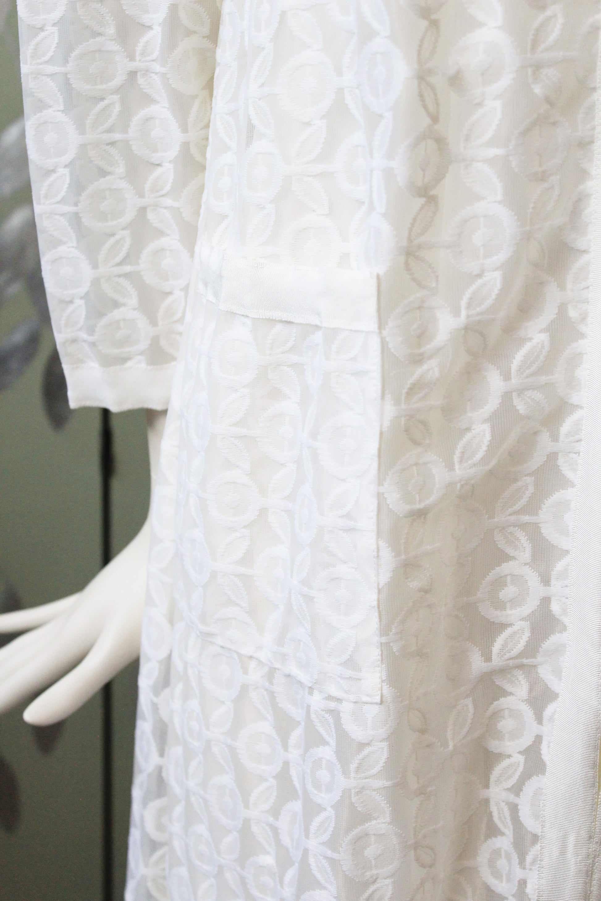 1970s Long Semi Sheer Simple Flower White Robe, Small
