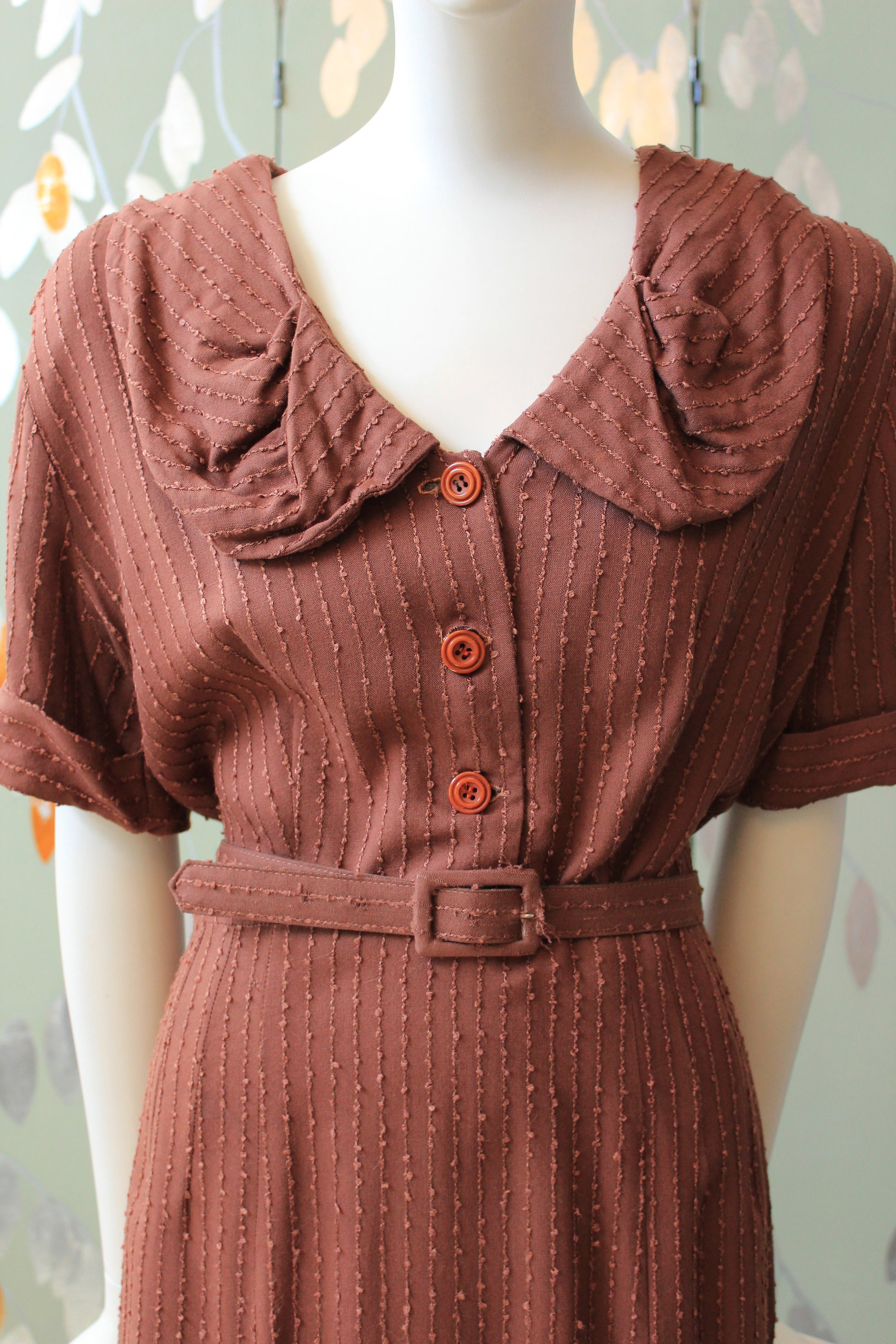 1940s Cinnamon Oversized Collar Short Sleeve Dress With Belt, Large