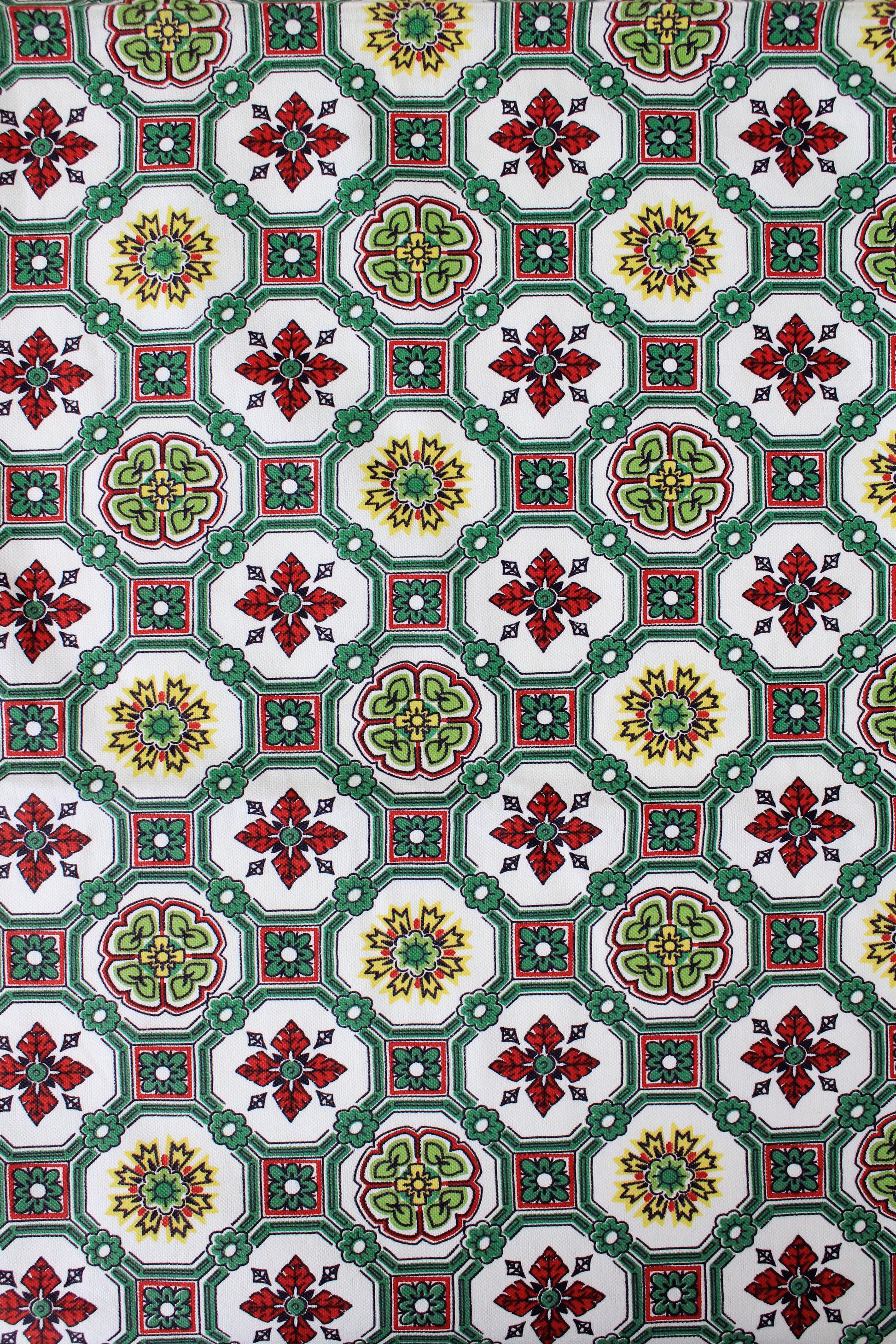 1960s Green and Red Tile Medallion Cotton Sewing Fabric, 1.1 yards