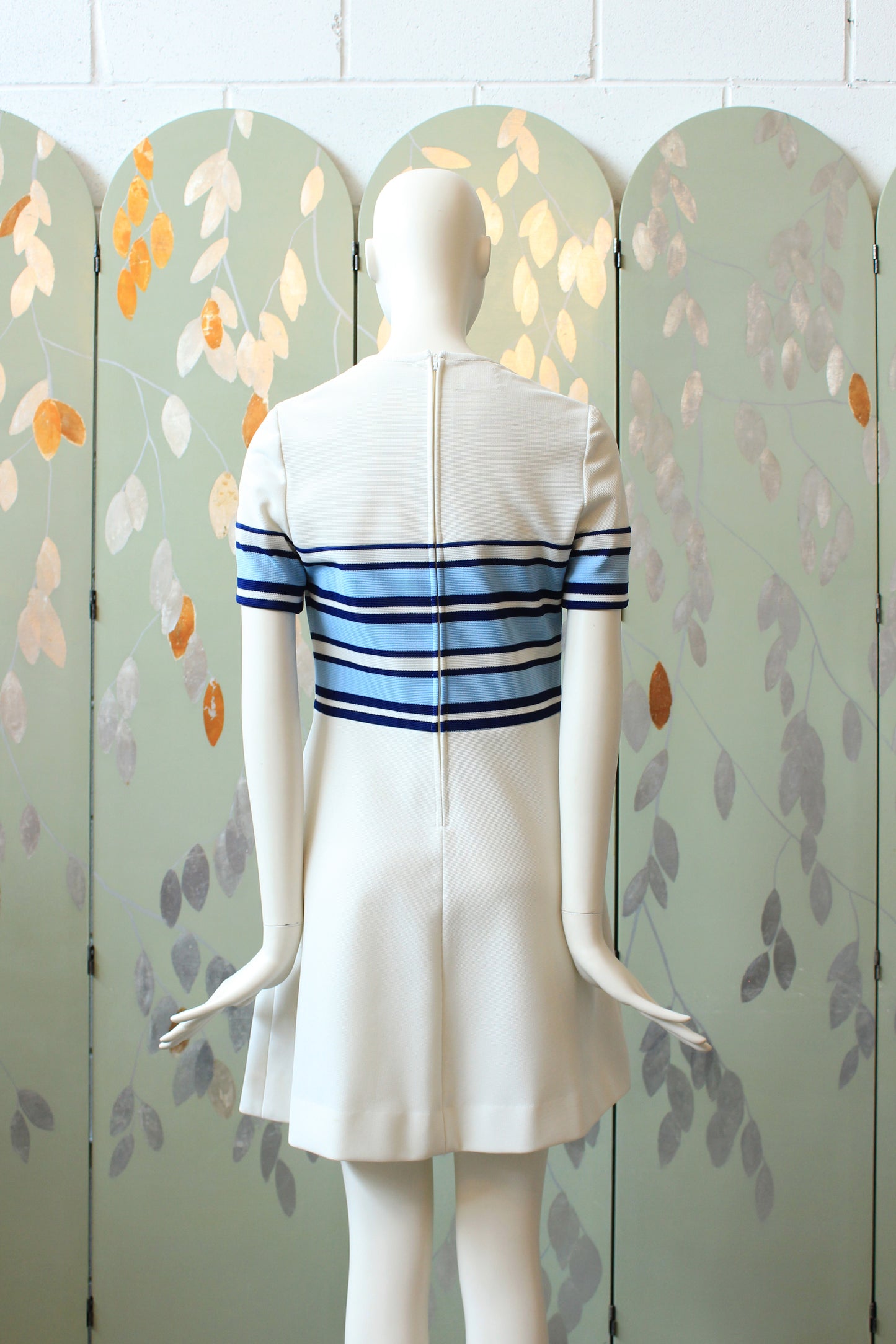 1970s White Short Sleeve Two Toned Blue Stripes A line Summer Dress, Small