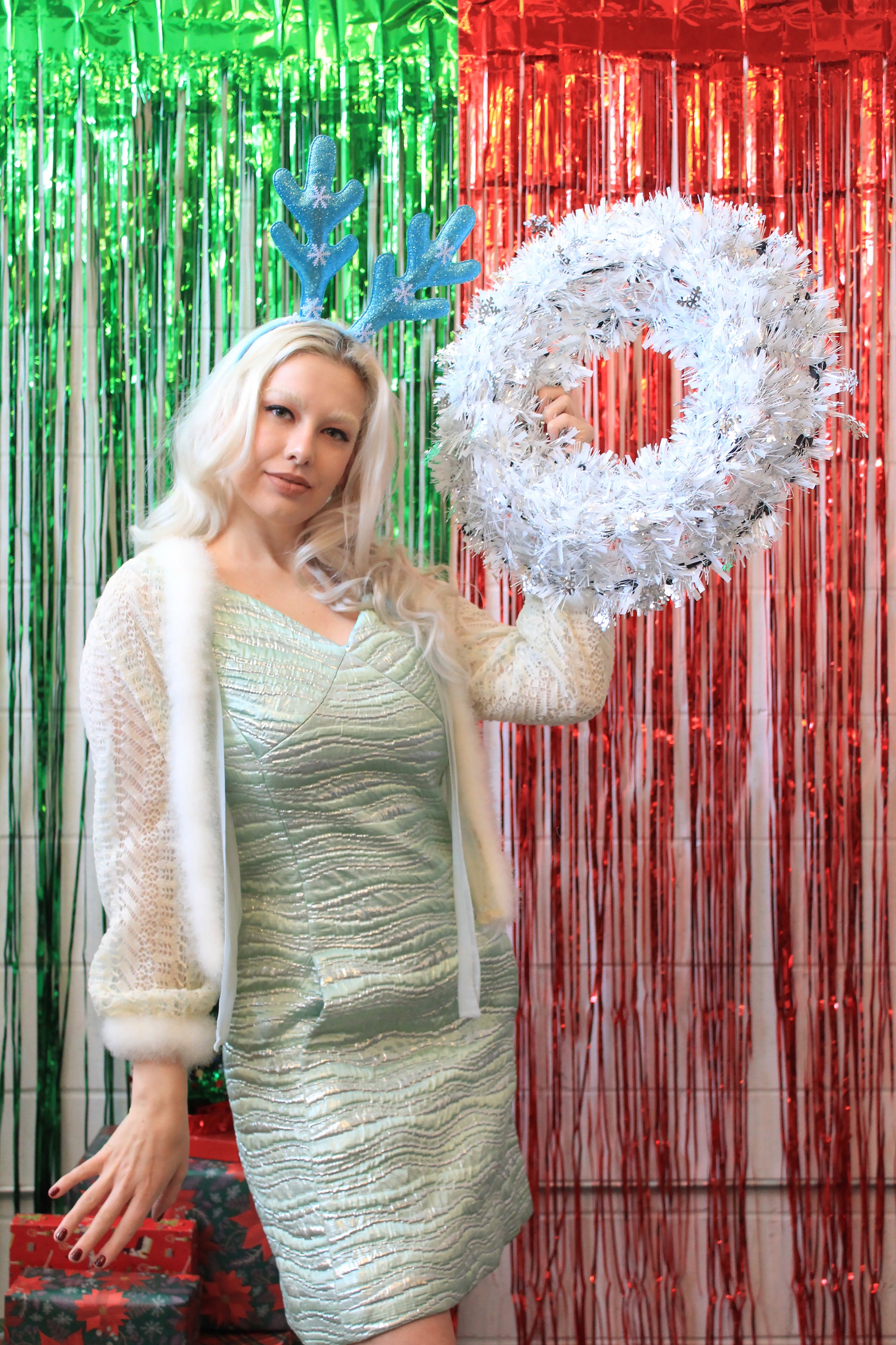 Vintage 1950s Cream and Blue Knit Bed Jacket with Marabou Trim, Small 