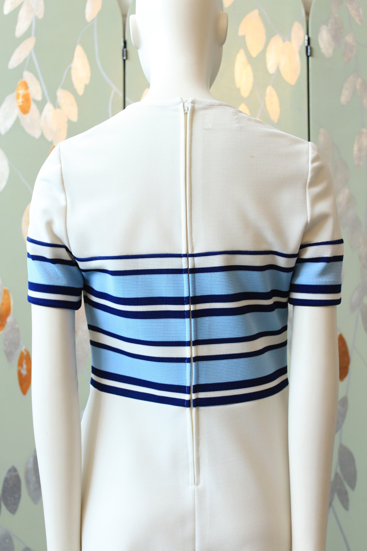 1970s White Short Sleeve Two Toned Blue Stripes A line Summer Dress, Small