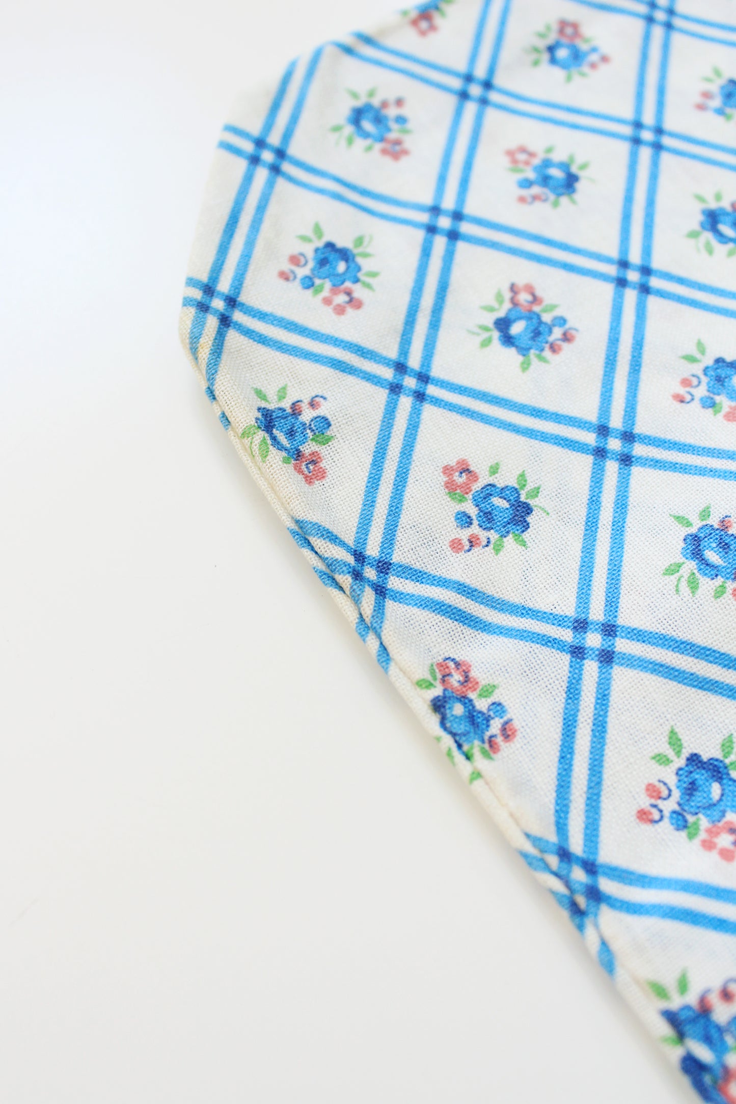 1940s Light Blue And White Floral Grid Feedsack, Vintage Summer Sewing/Quilting Fabric