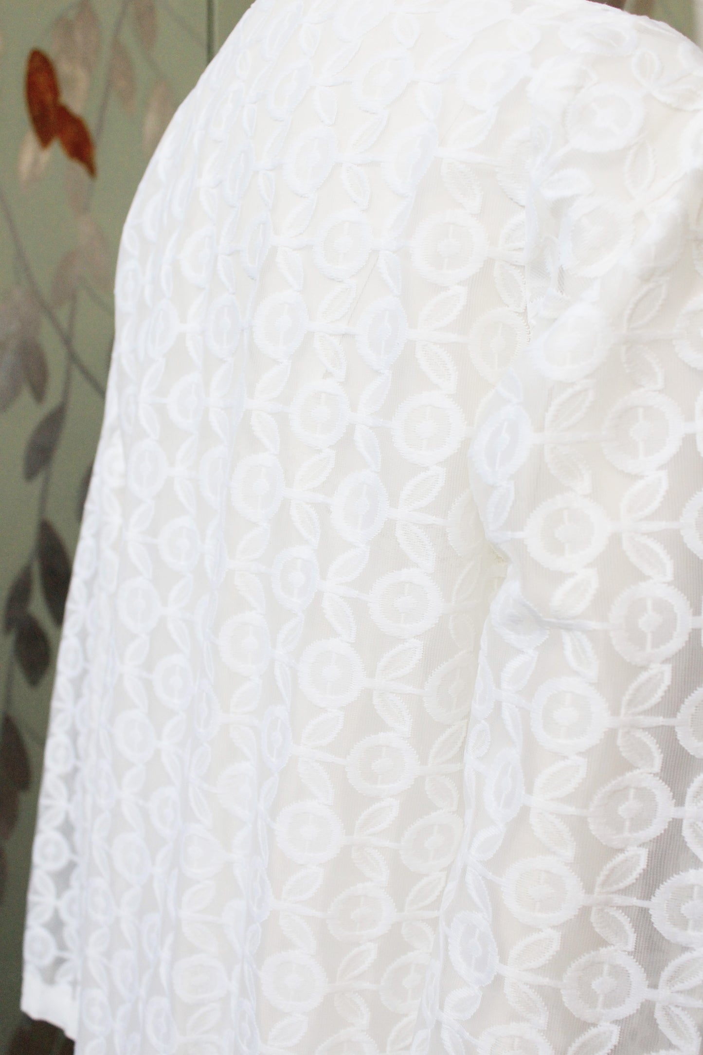 1970s Long Semi Sheer Simple Flower White Robe, Small