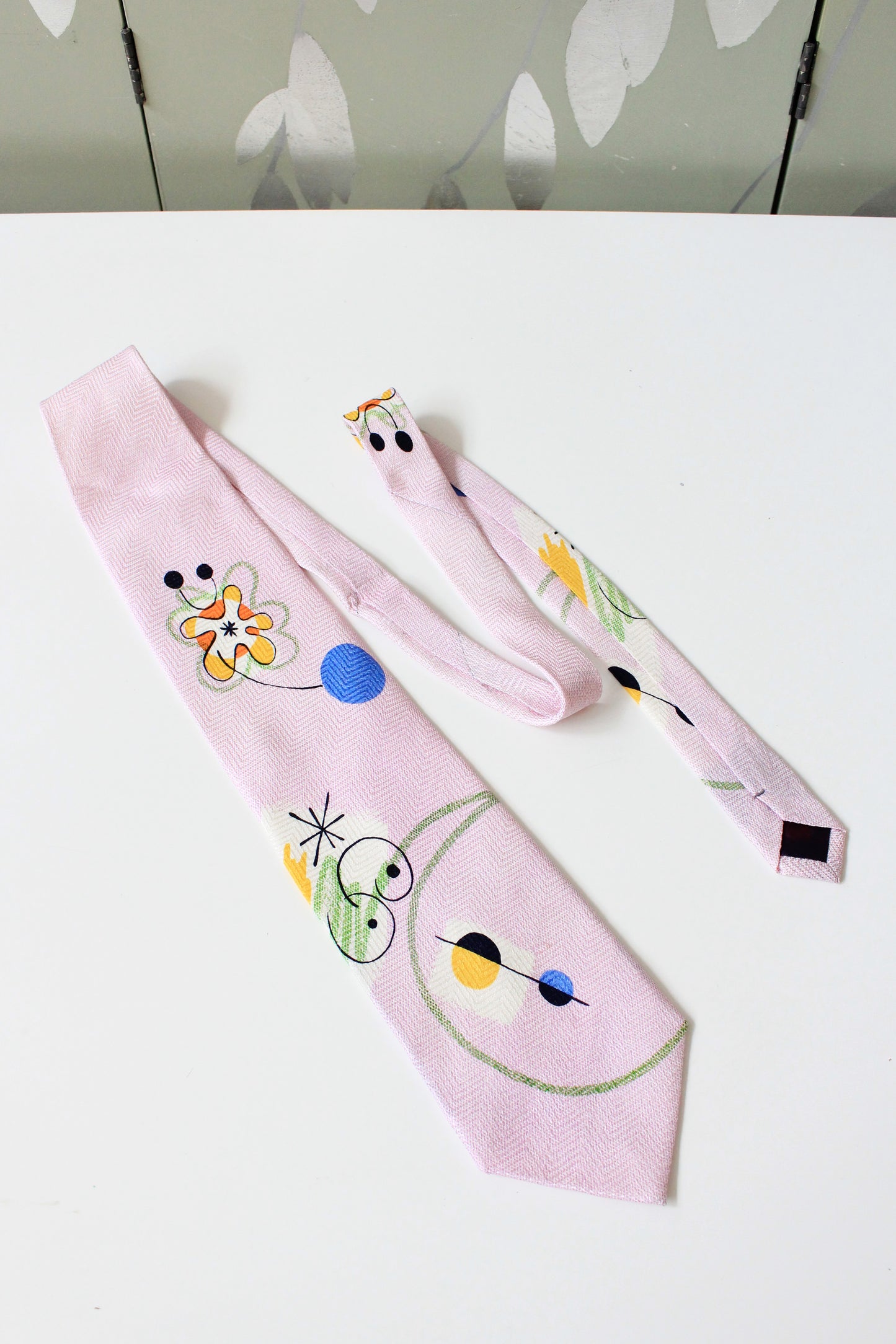 1990s Light Pink Abstract Design Silk Summer Tie 