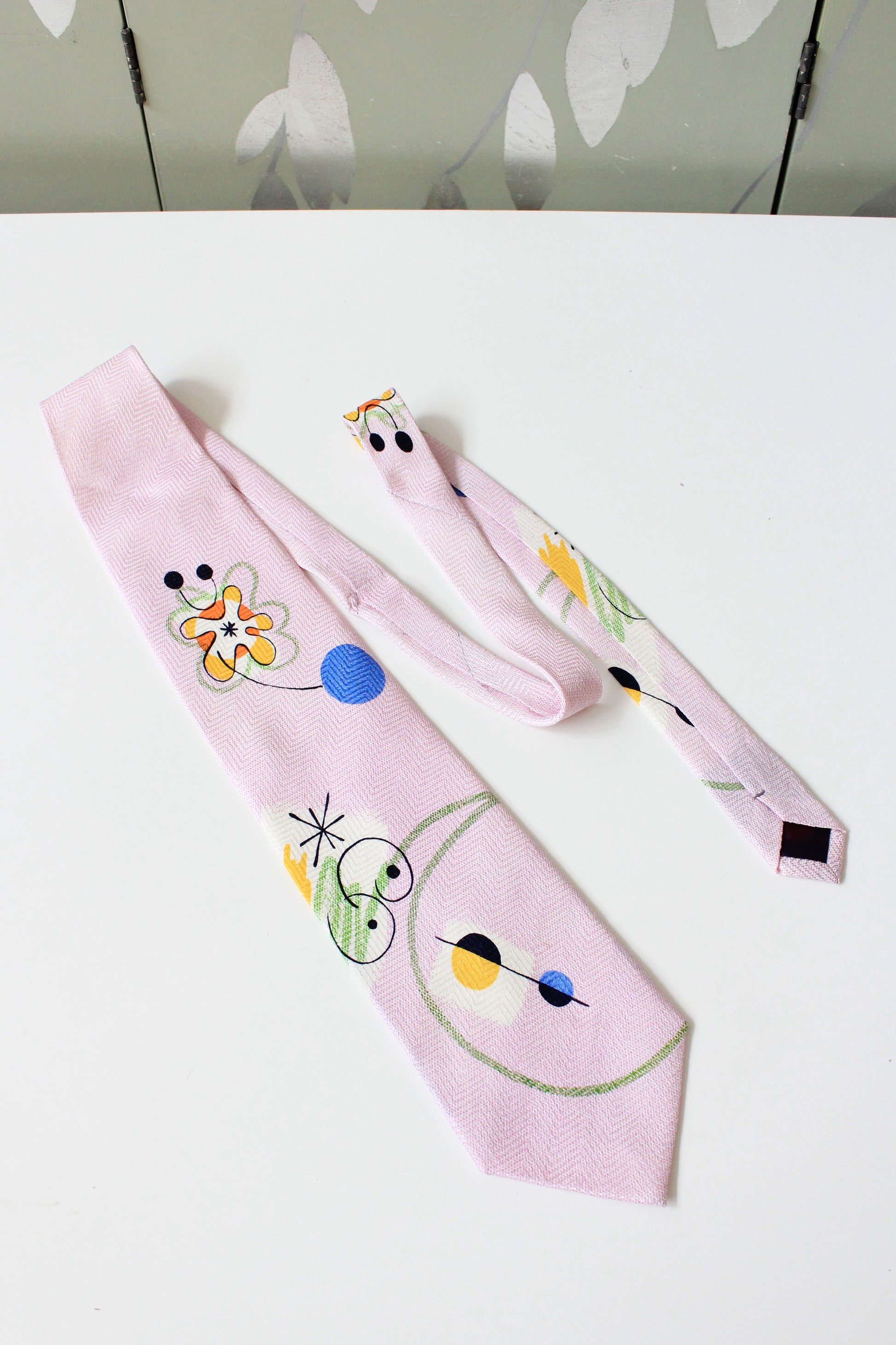 1990s Light Pink Abstract Design Silk Summer Tie 