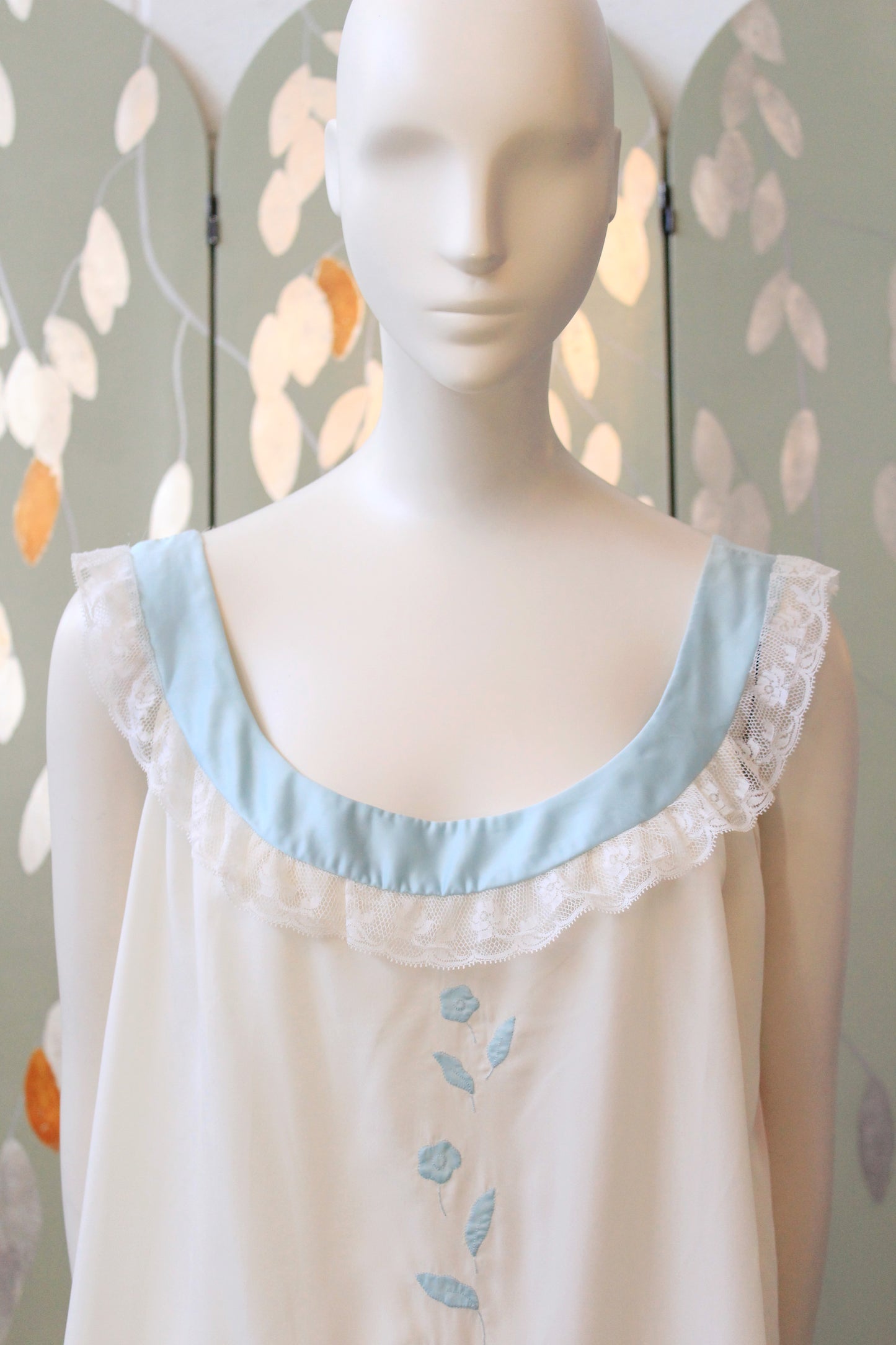 1960s Babydoll Nightgown In White With Light Blue Flowers, Large