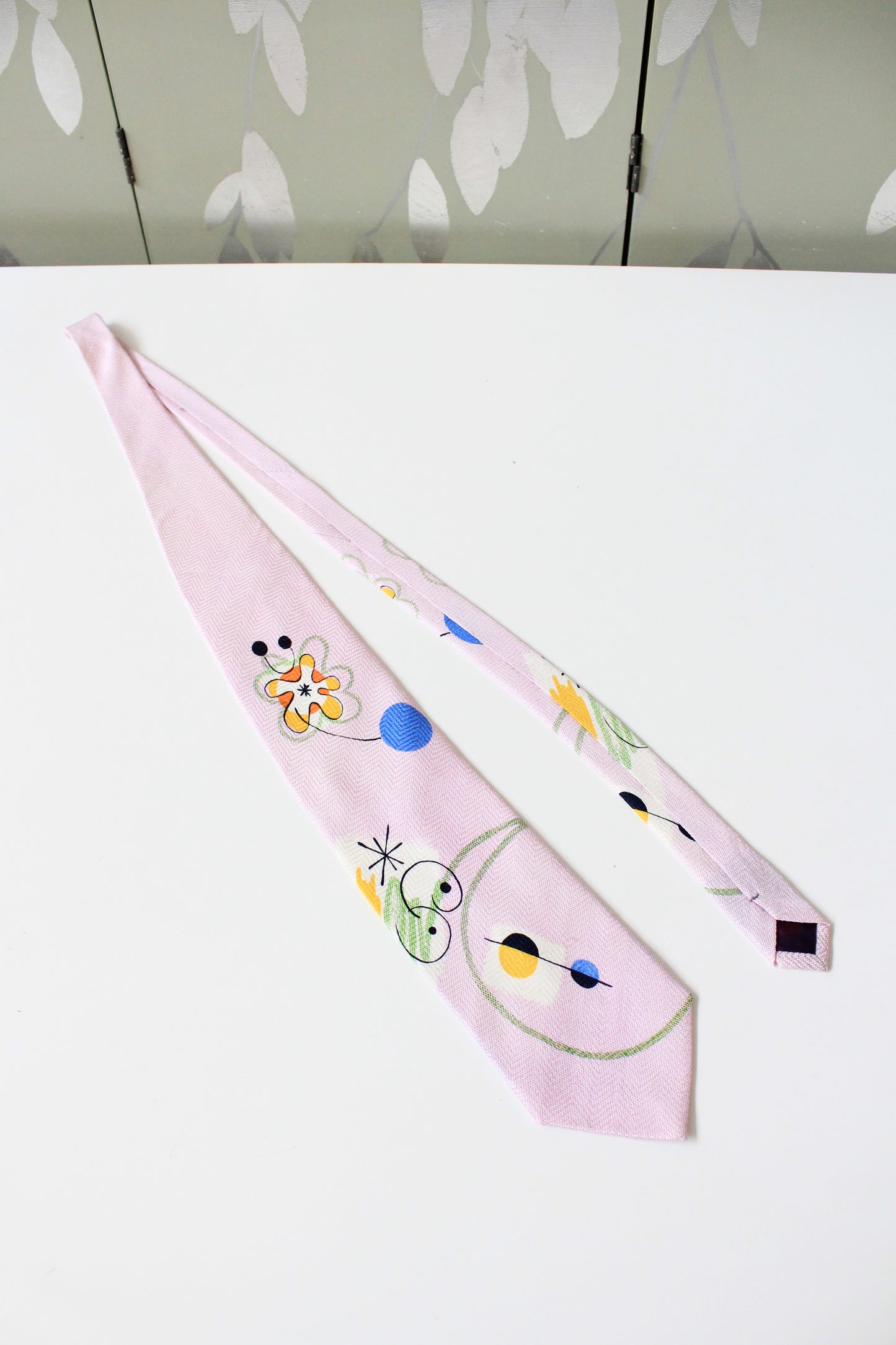 1990s Light Pink Abstract Design Silk Summer Tie 