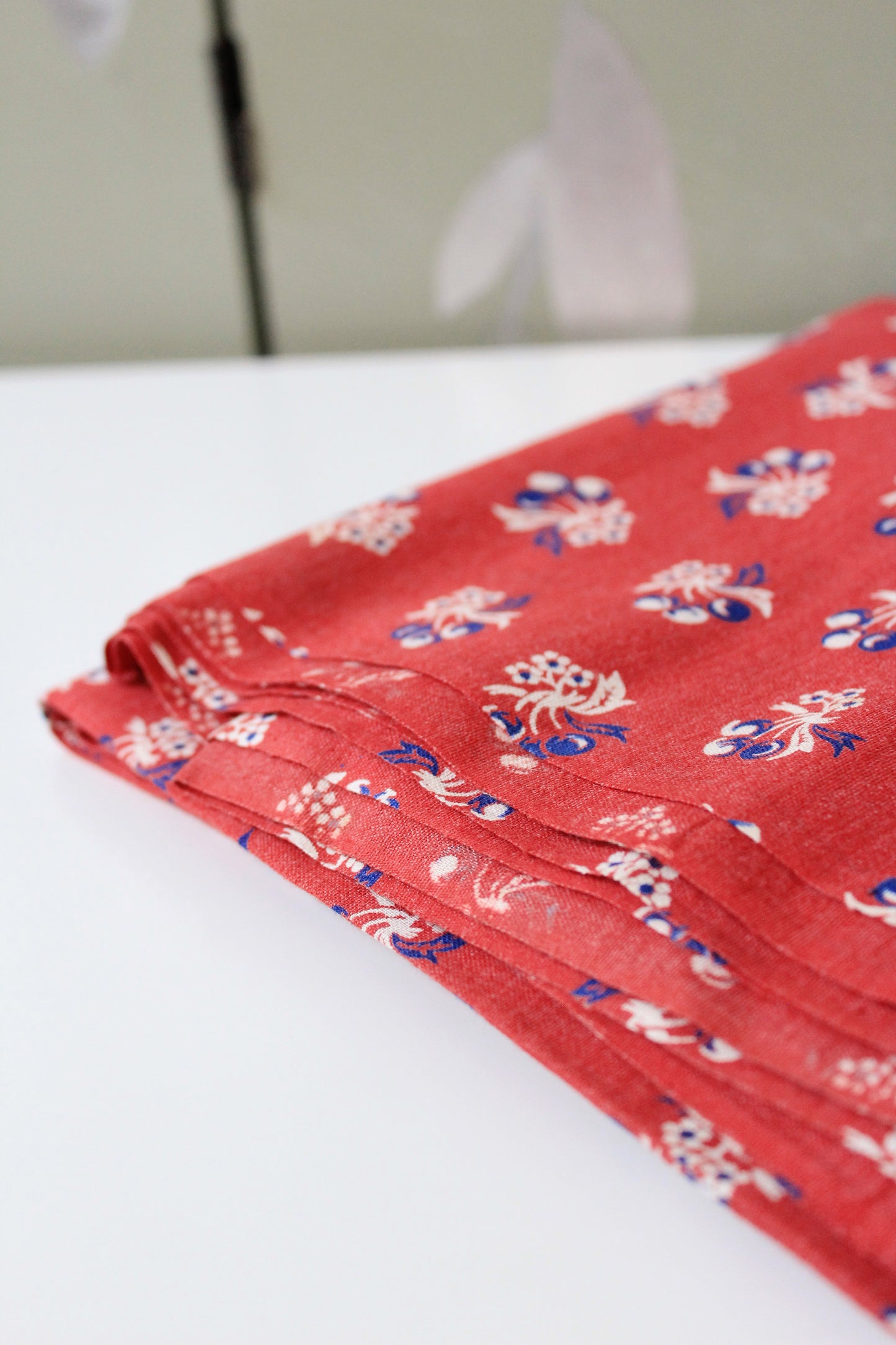 1940s Muted Maroon With Ditsy Flower Cotton Sewing Fabric, 3.7 Yards