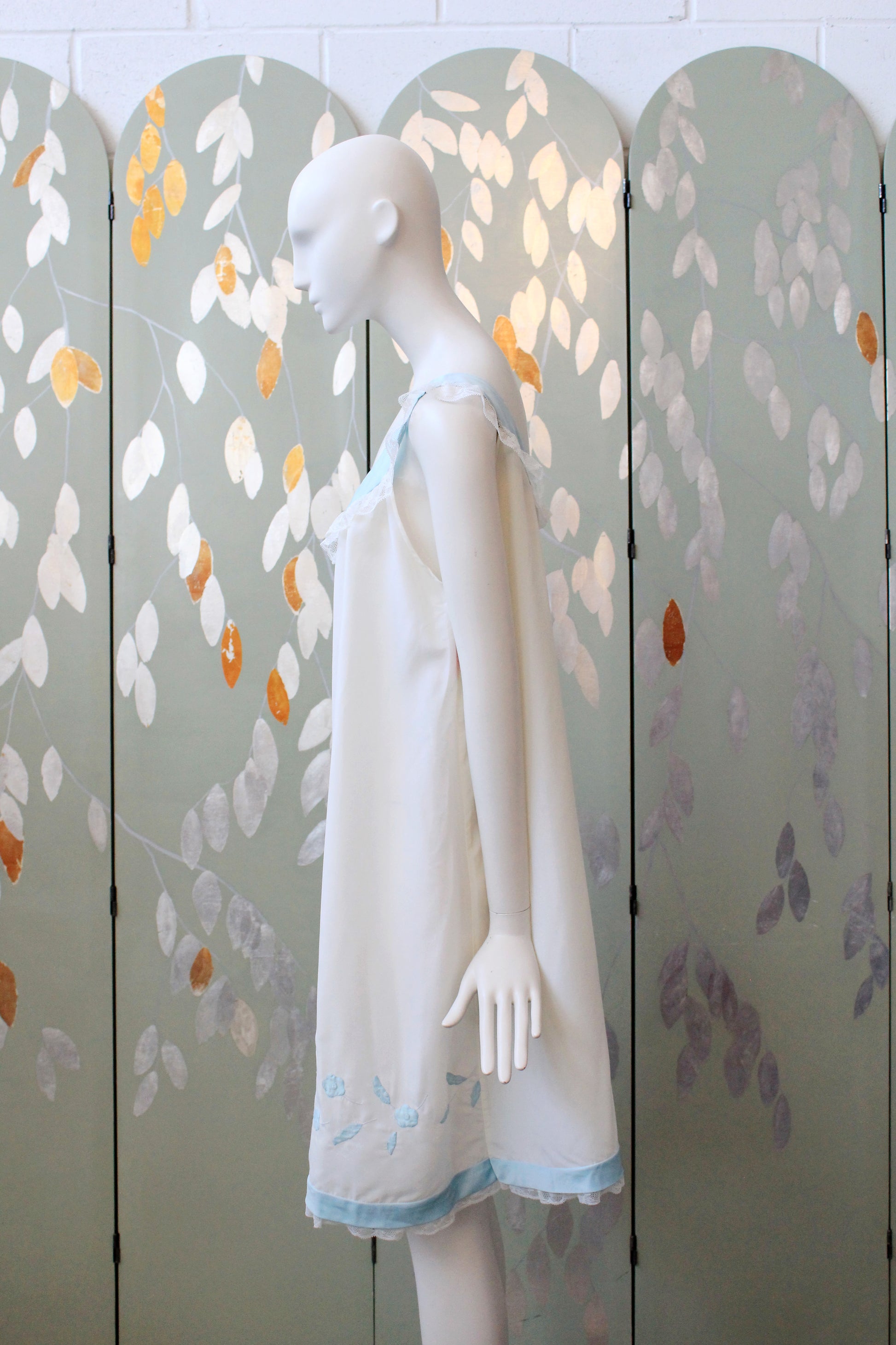 1960s Babydoll Nightgown In White With Light Blue Flowers, Large