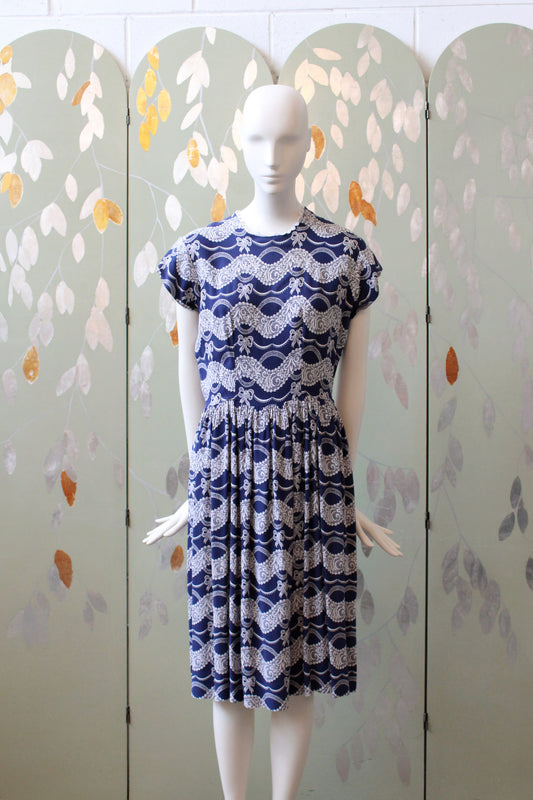 1940s Blue Dress With White Lace And Bow Novelty Print, Medium 