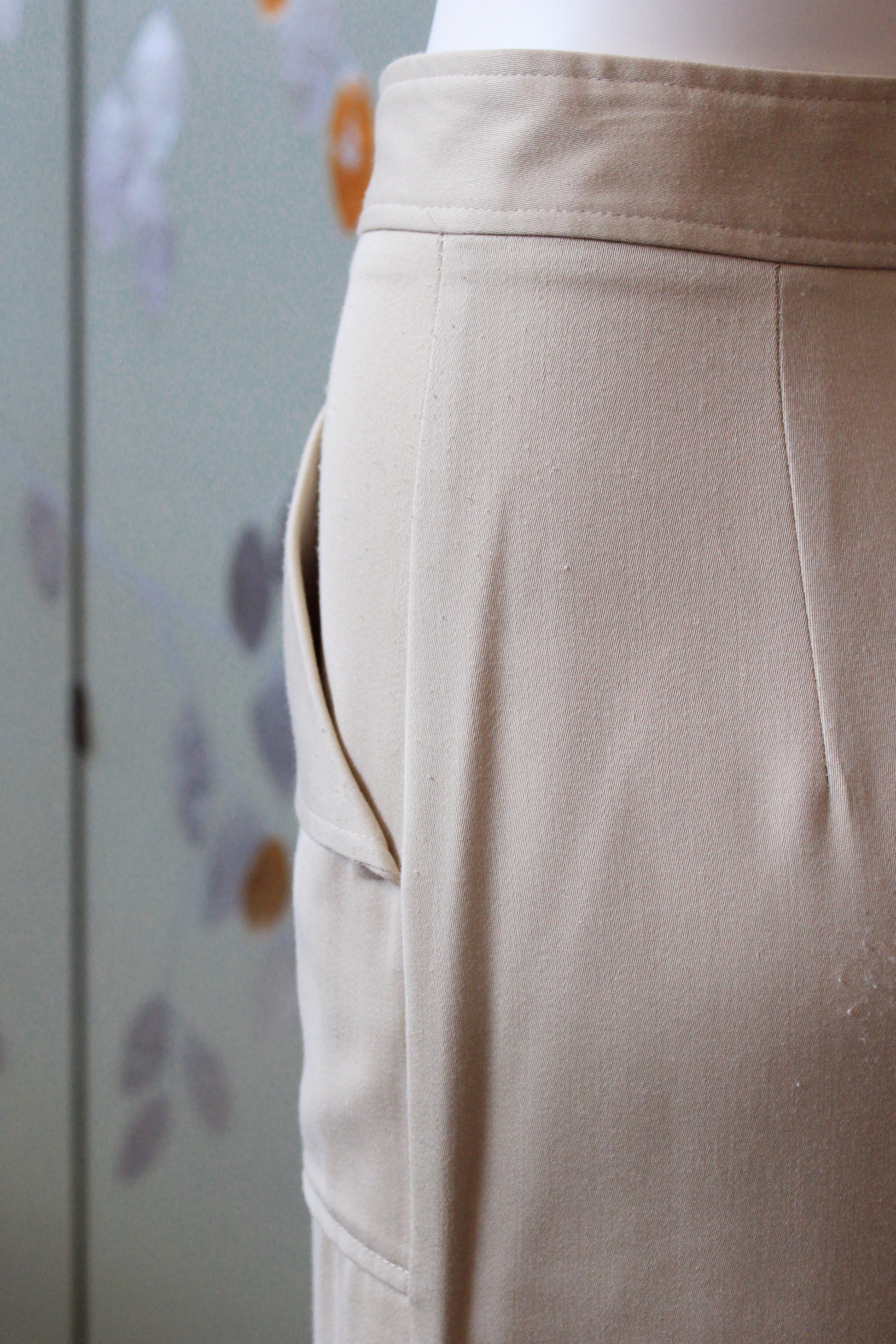 1970s Beige Wide Leg Pants With Large Pockets, XS