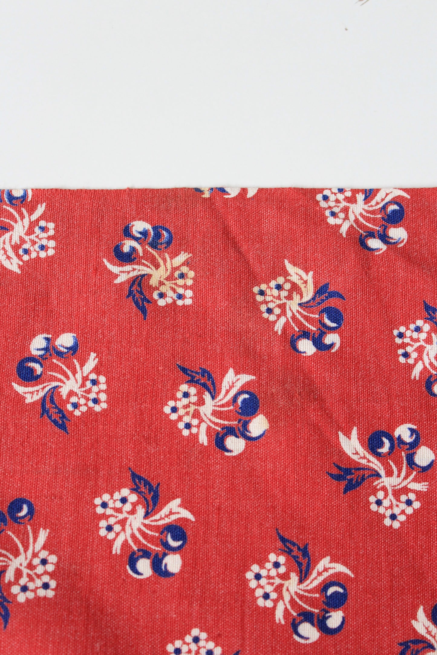 1940s Muted Maroon With Ditsy Flower Cotton Sewing Fabric, 3.7 Yards