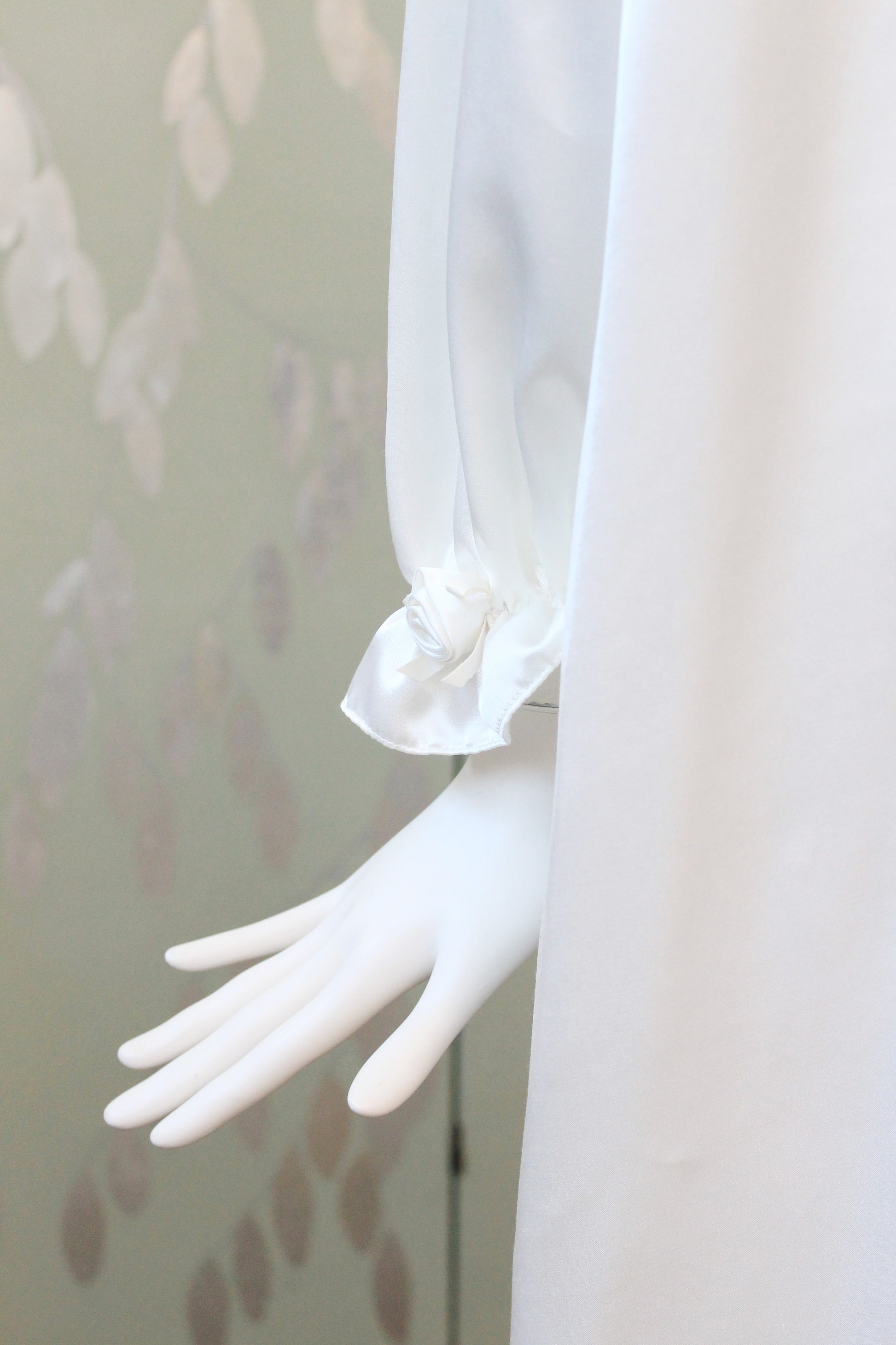 1980s Cream Satin Robe With Rosettes, Medium