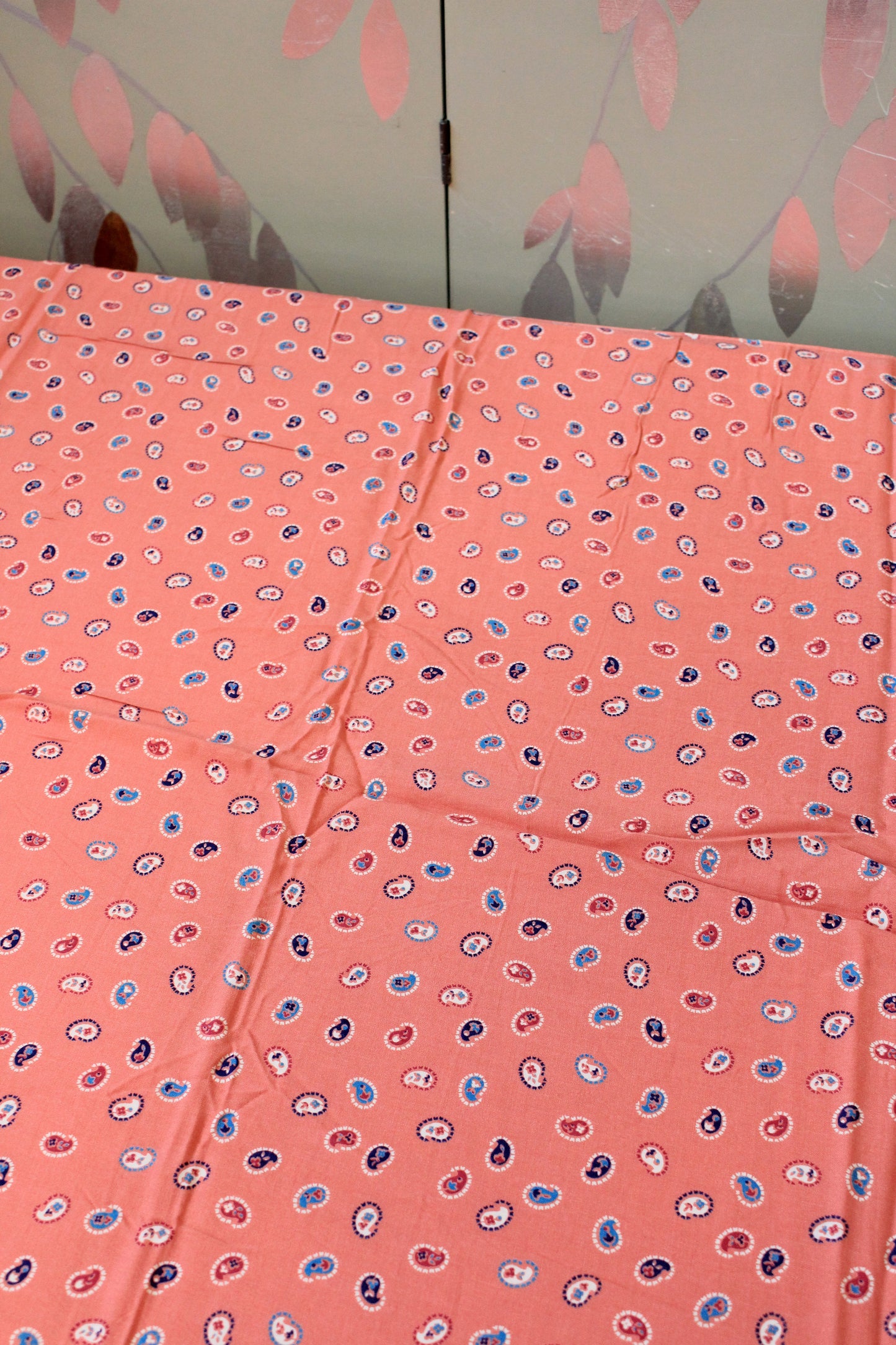 NEEDS MEASUREMENTS 1940s Pink And Blue Paisley Amoeba Shape Rayon Fabric,